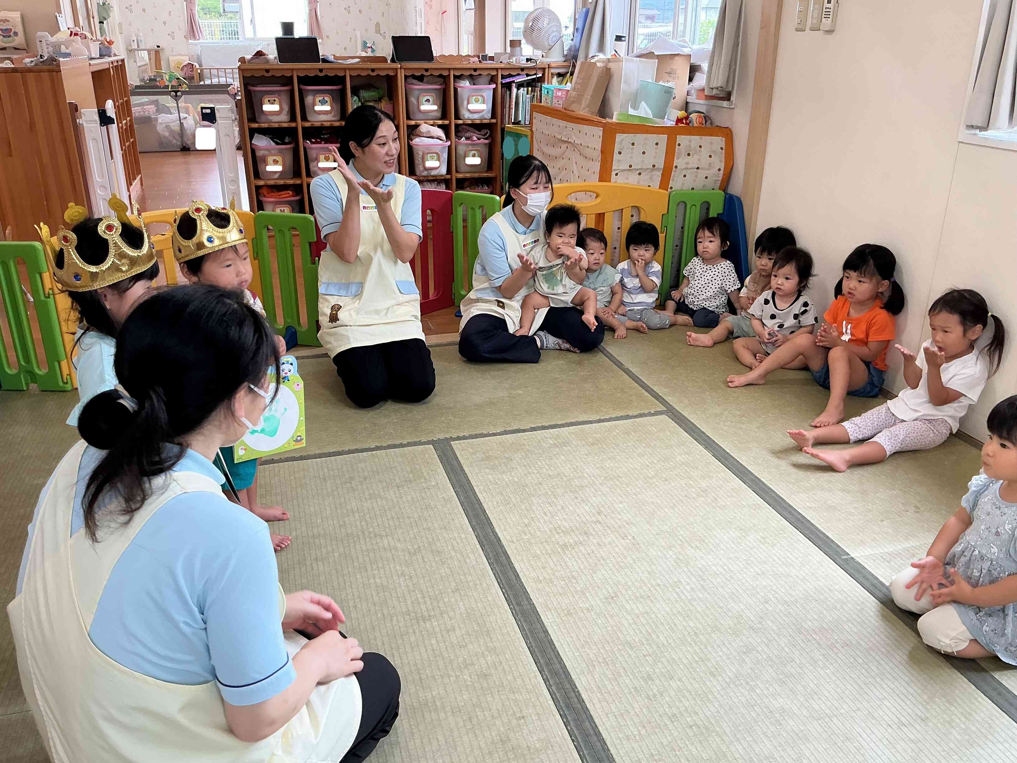 「たんたんたんたんたんじょうびー」とみんなでお歌をうたってプレゼント。