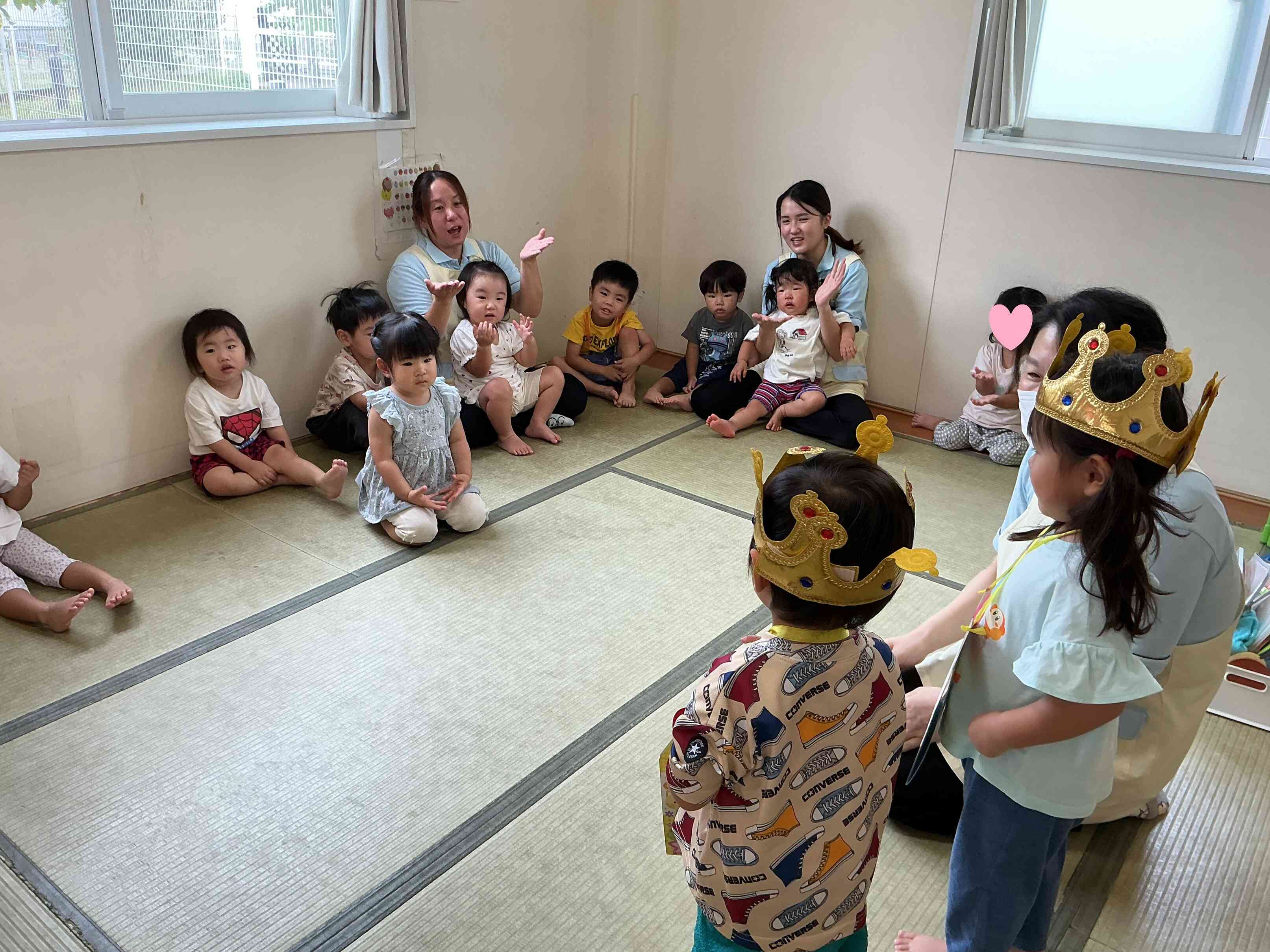 「おめでとう」とパチパチ拍手をしてお祝いしてくれましたよ。