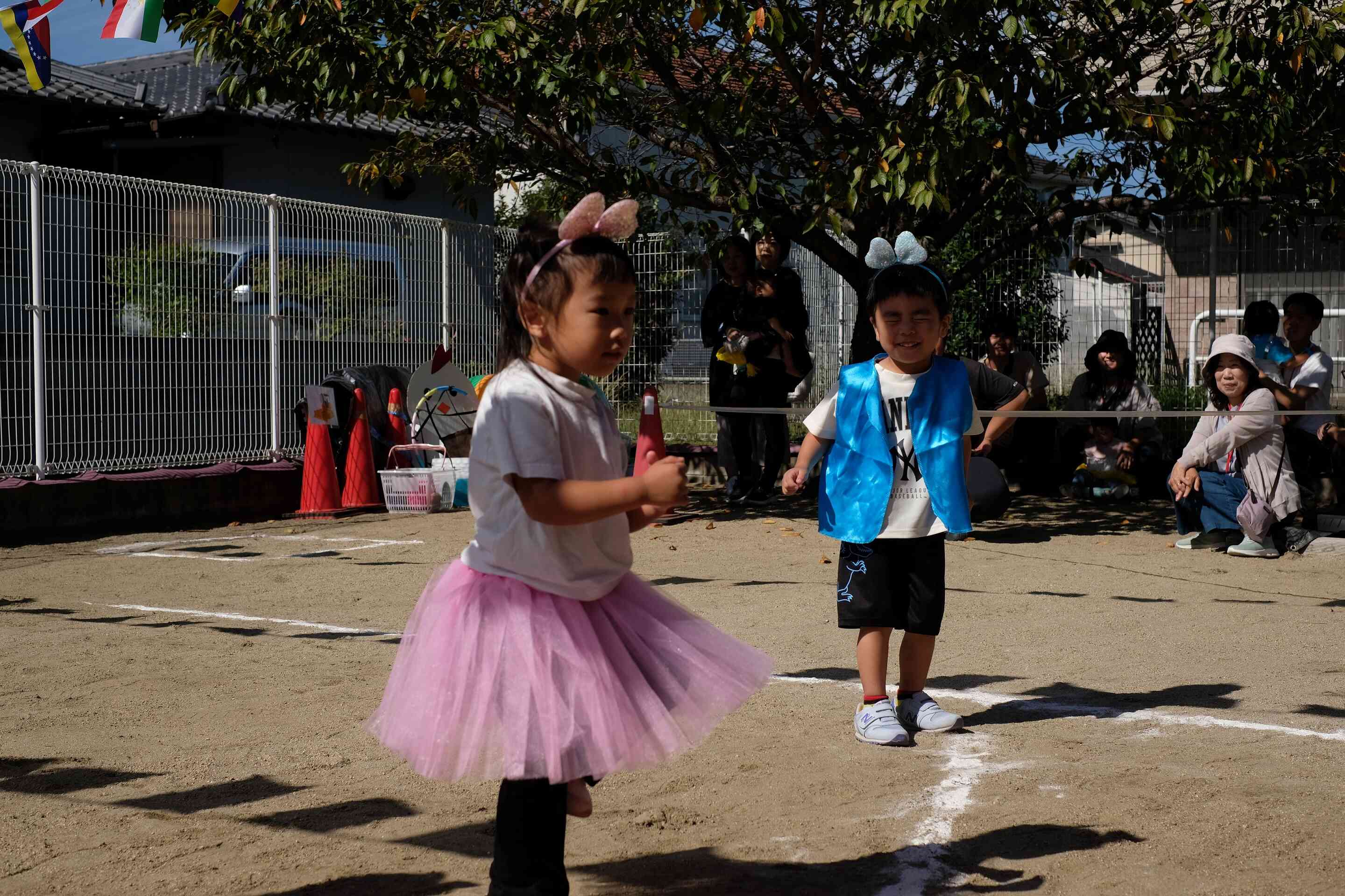 大好きなダンス。可愛い衣装を着けて踊るよ～。
