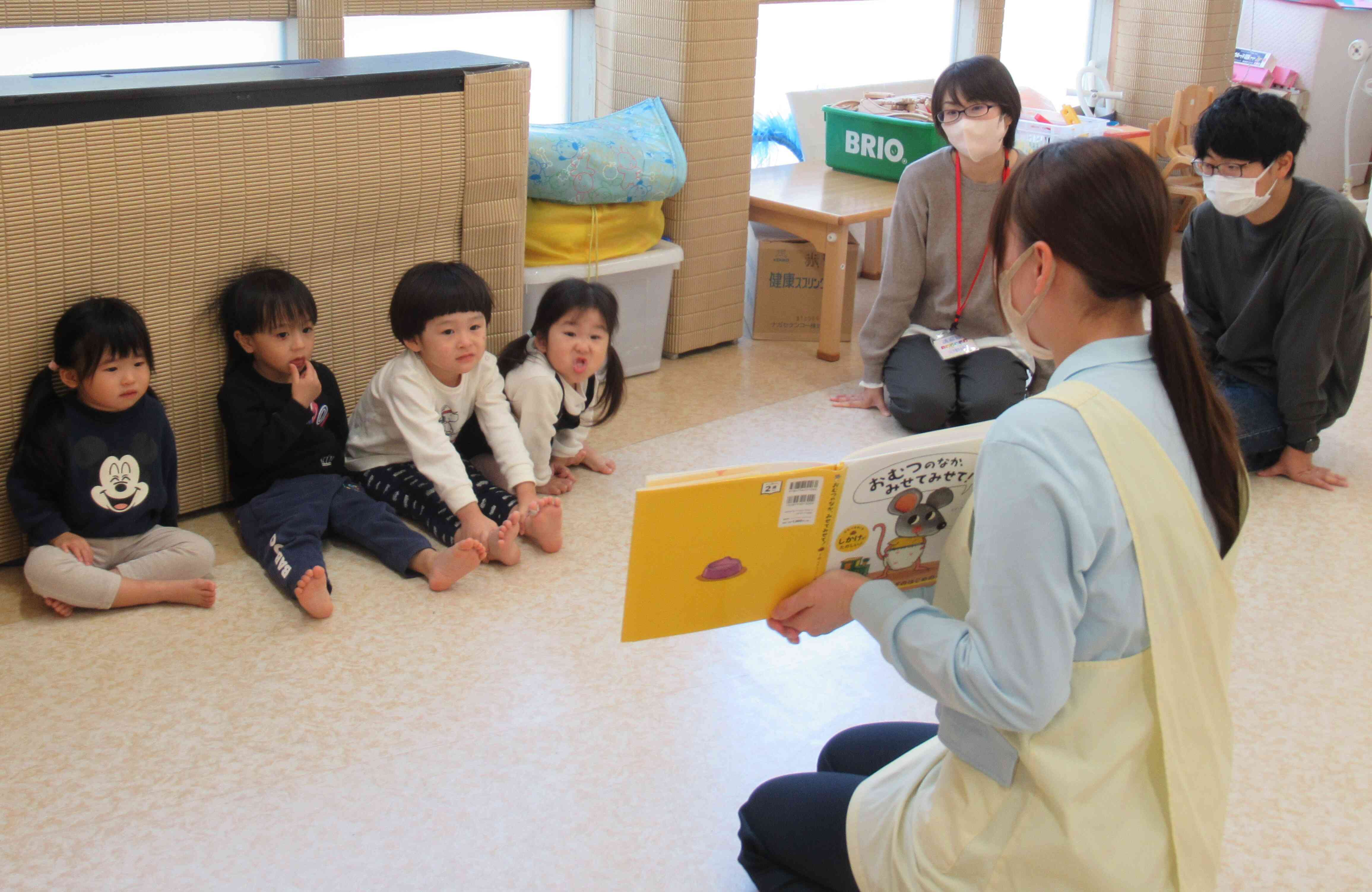 いつもの絵本タイムも一緒に楽しみました！