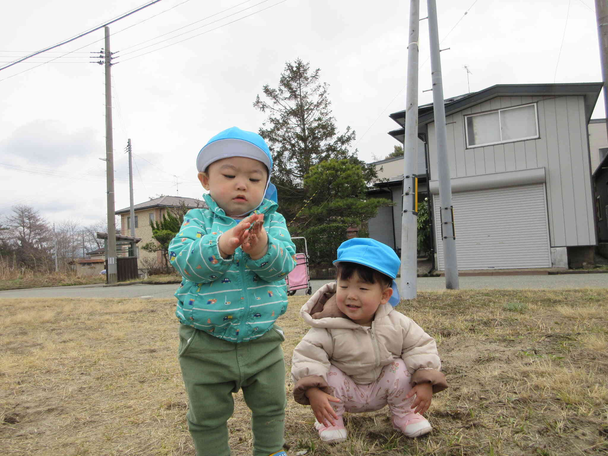 土遊び楽しいね