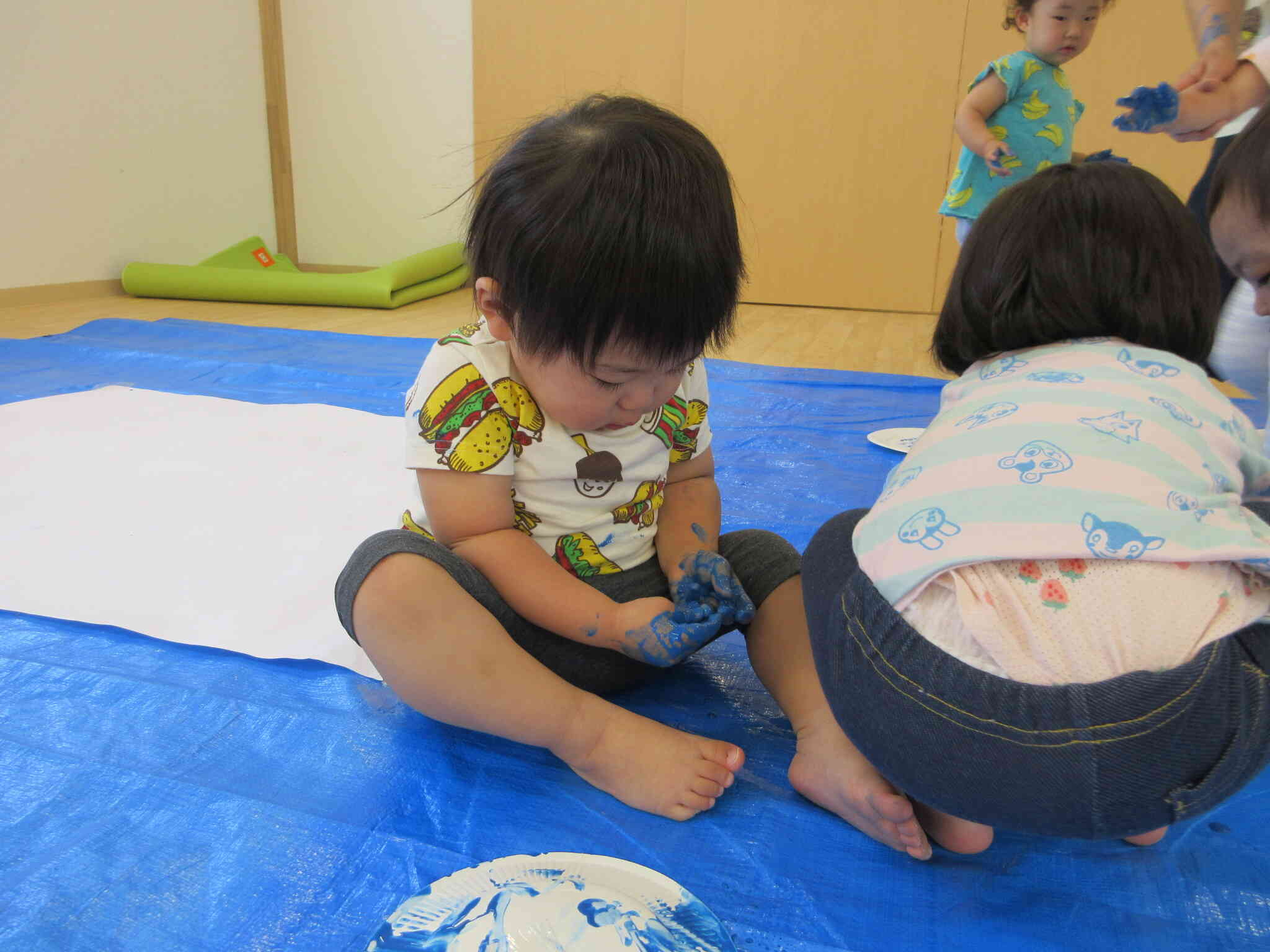 手が真っ青に染まっていくの、不思議だよね。