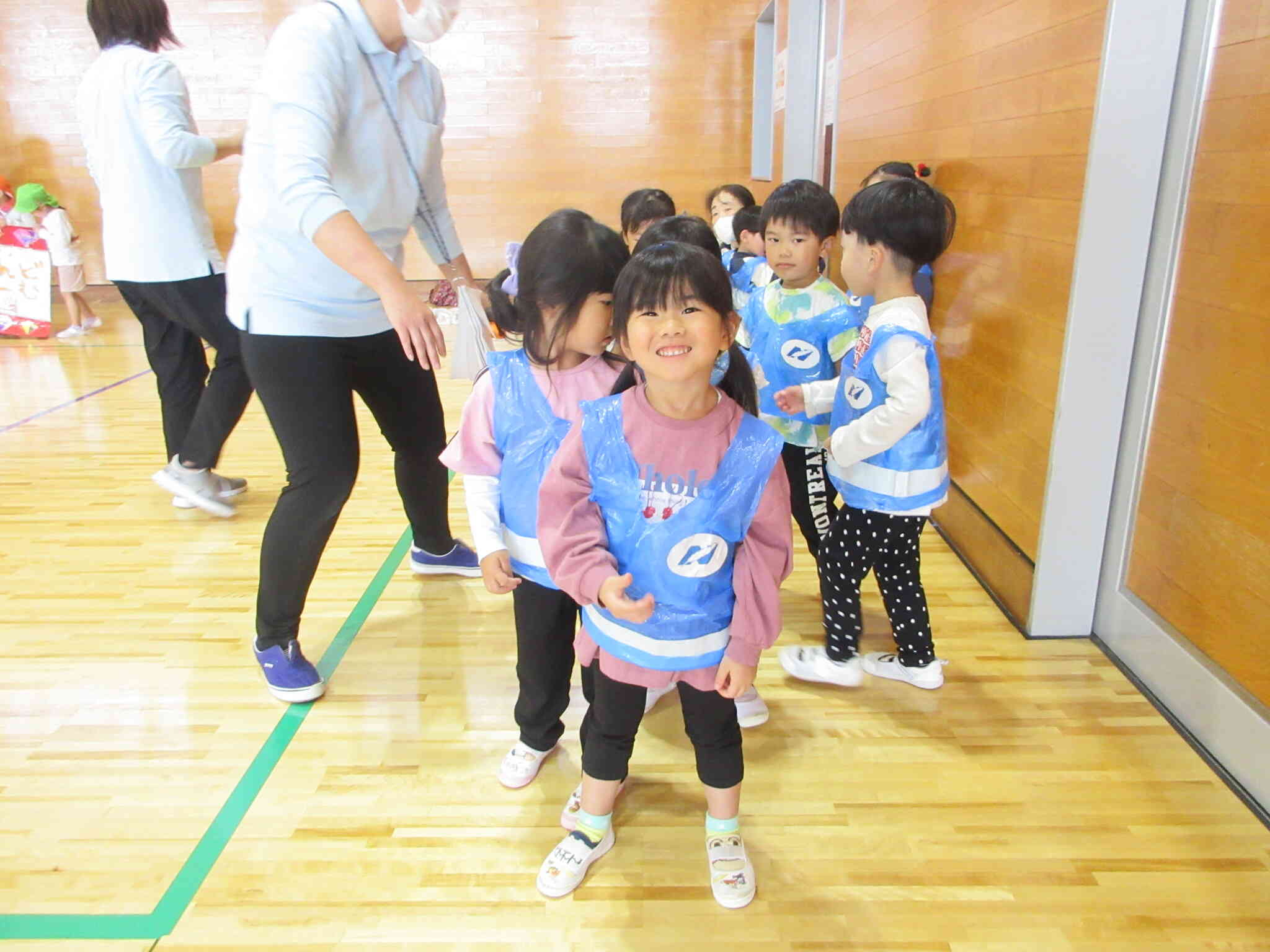 親子競技では配達員に大変身！