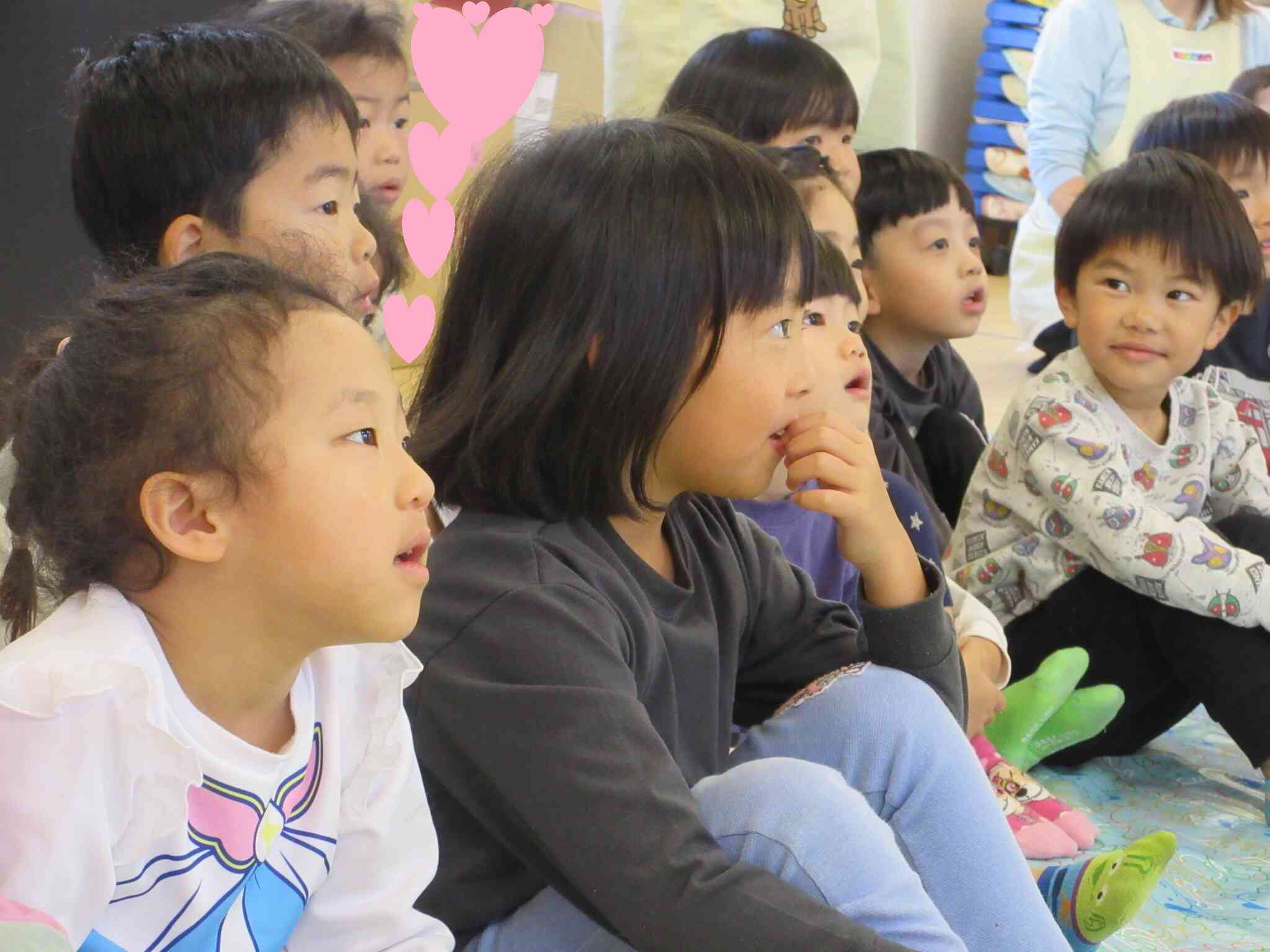 ペットボトルを使ったマジックに目が釘付けでした。