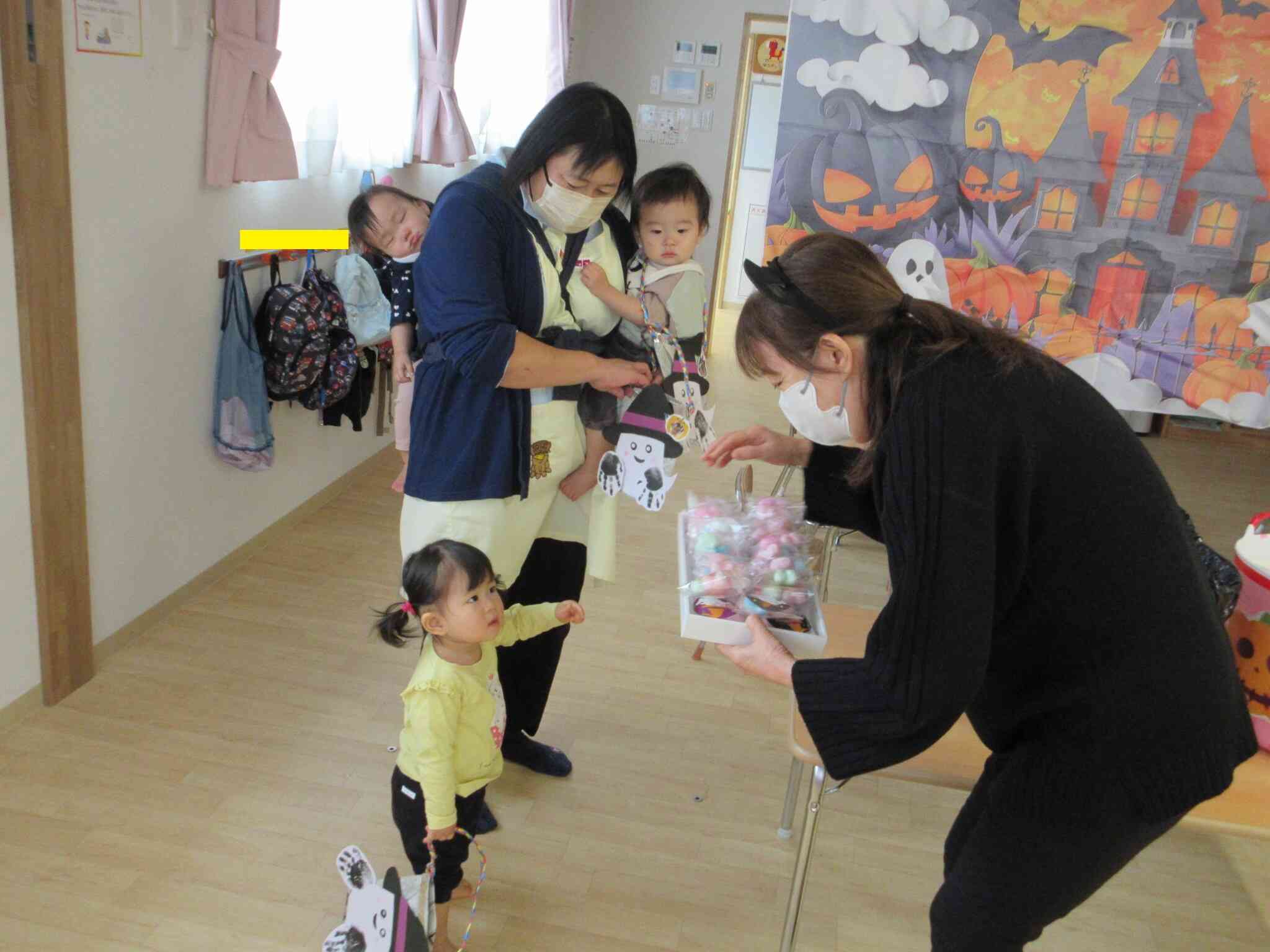 お菓子くれないといたずらするぞ