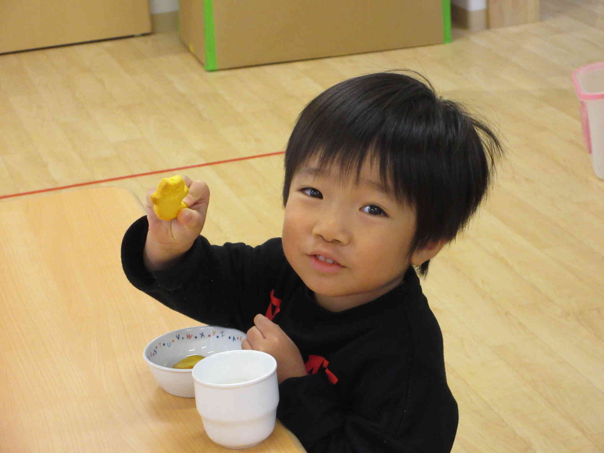 おやつのクッキーも可愛いね