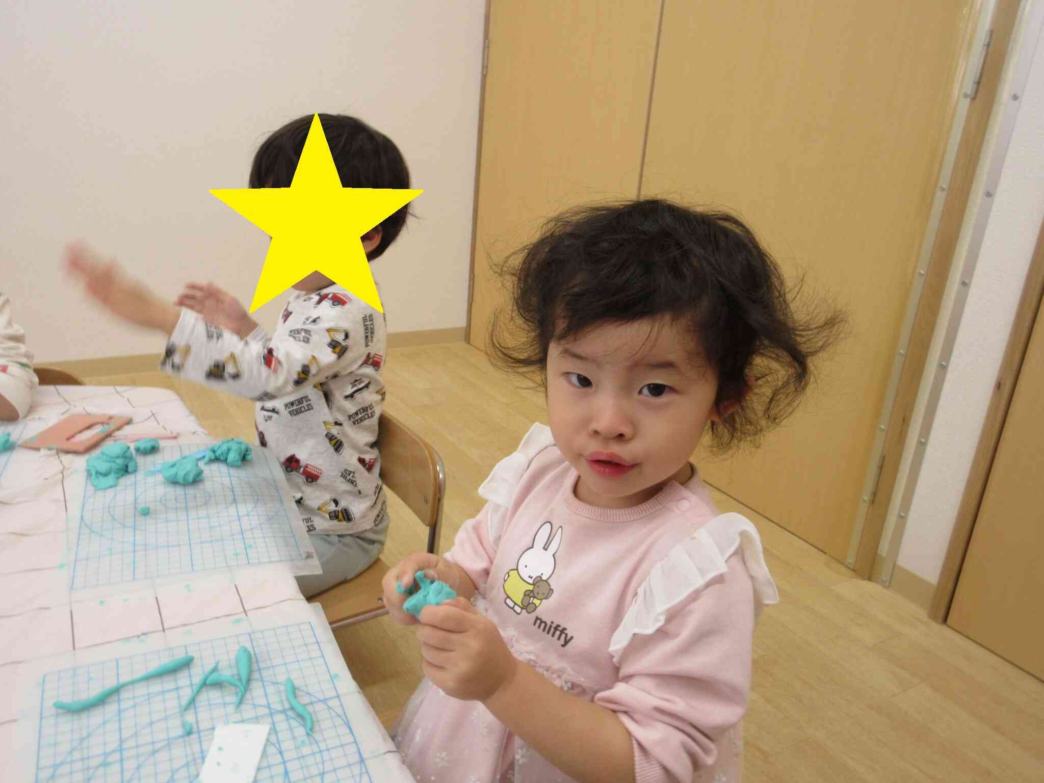 粘土遊び!ペタペタ楽しいね