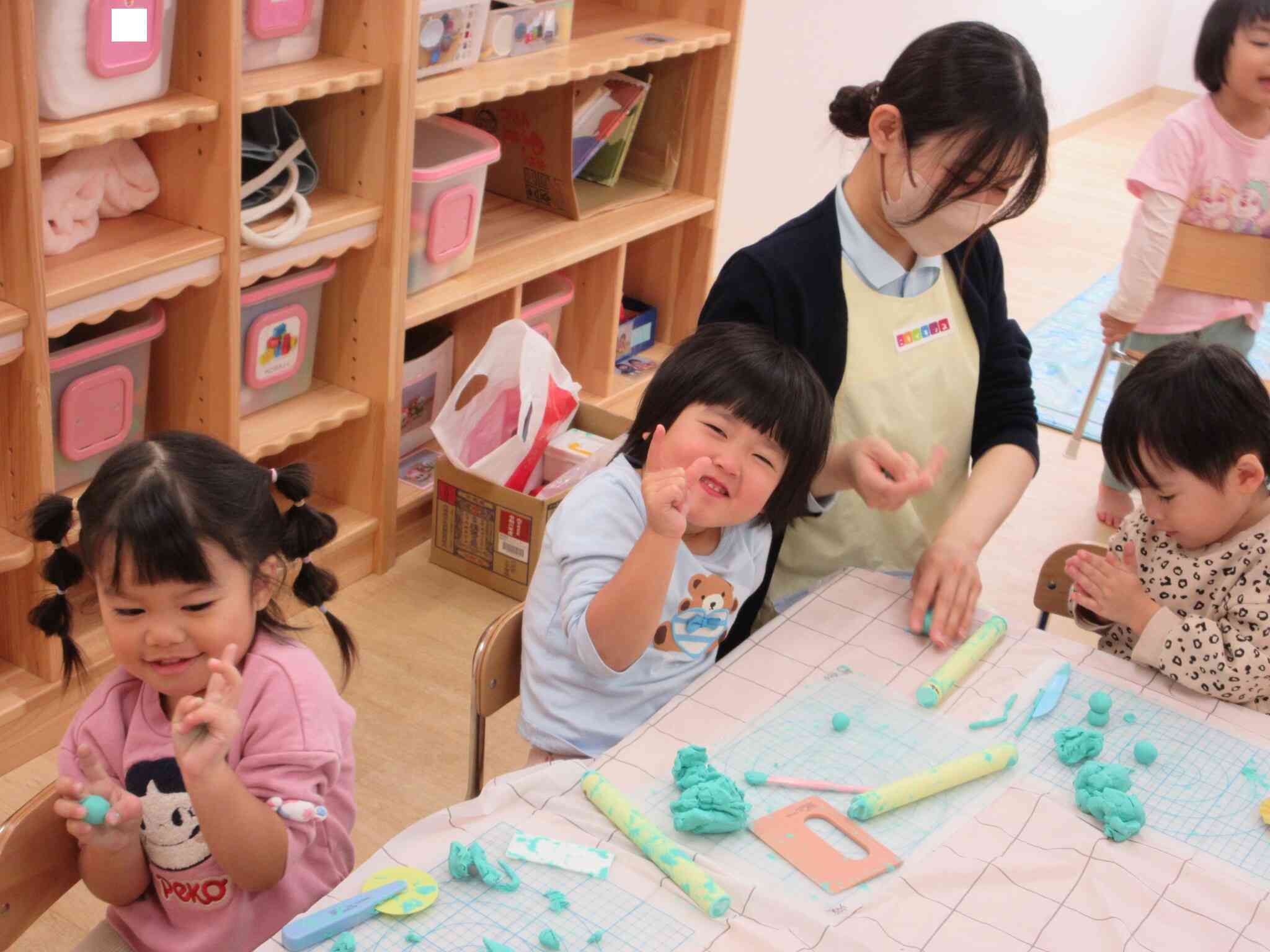 先生と一緒にコネコネ