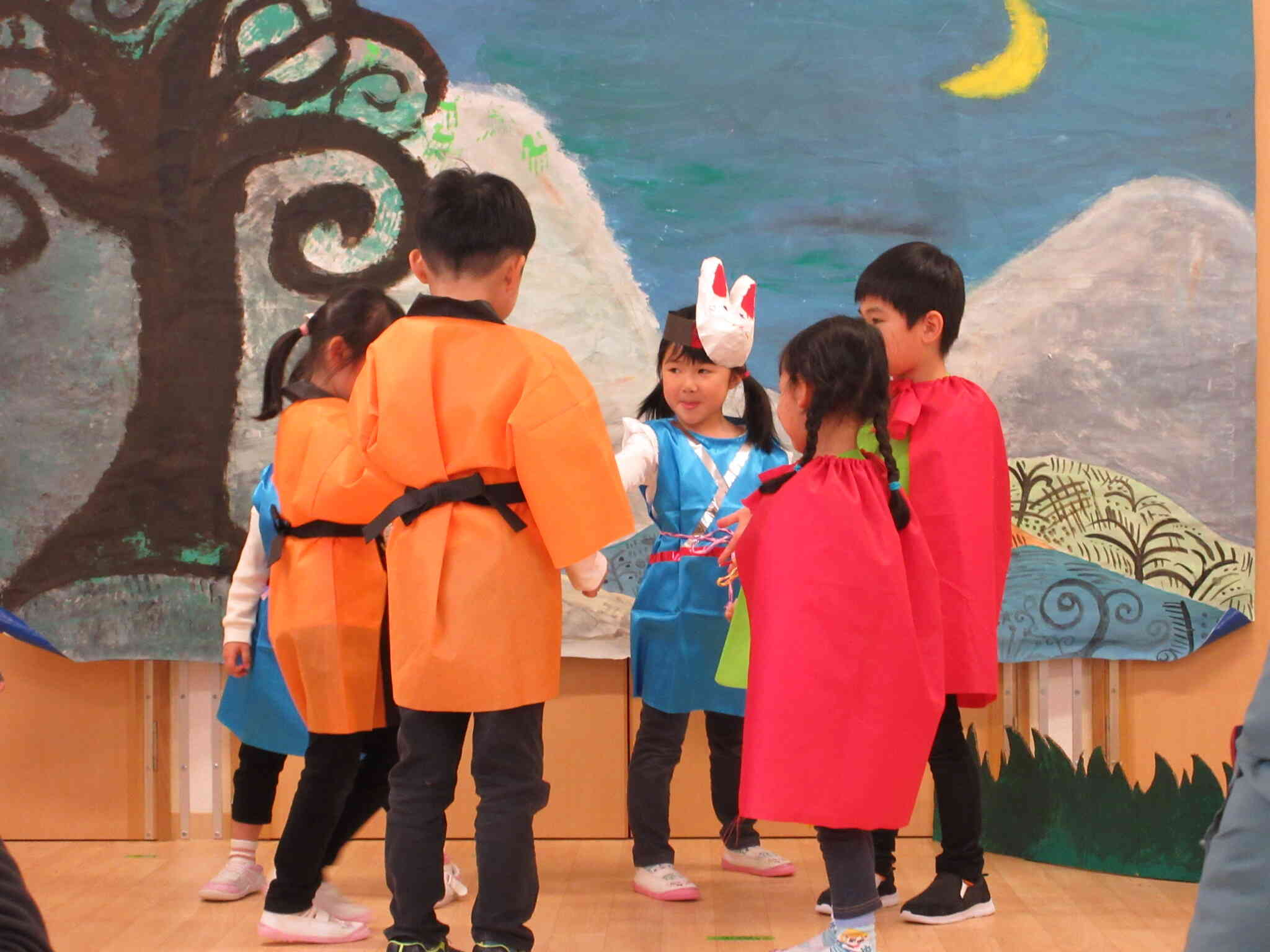 みんなで輪になってじゃんけんぽん！