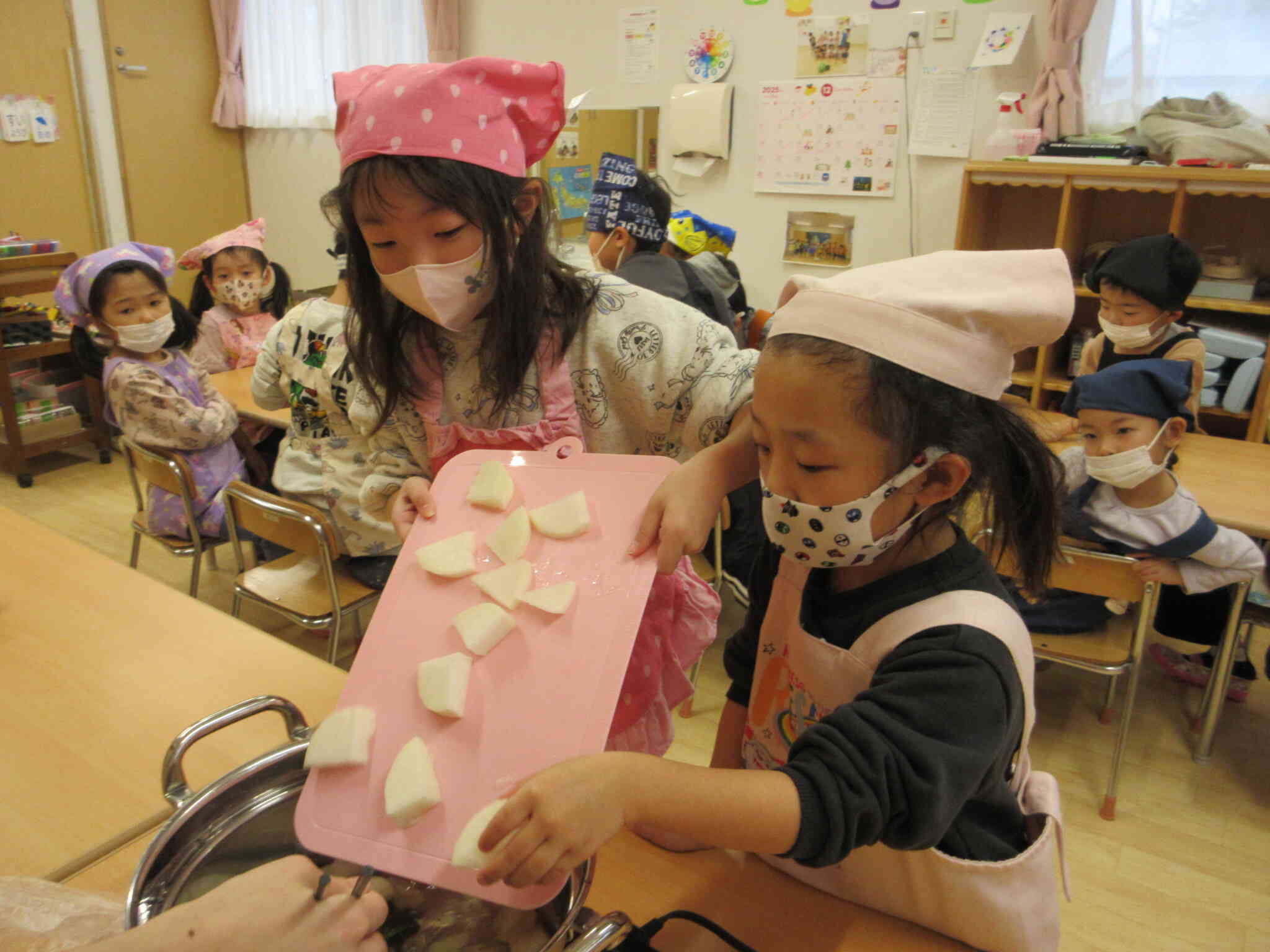 お鍋でぐつぐつ