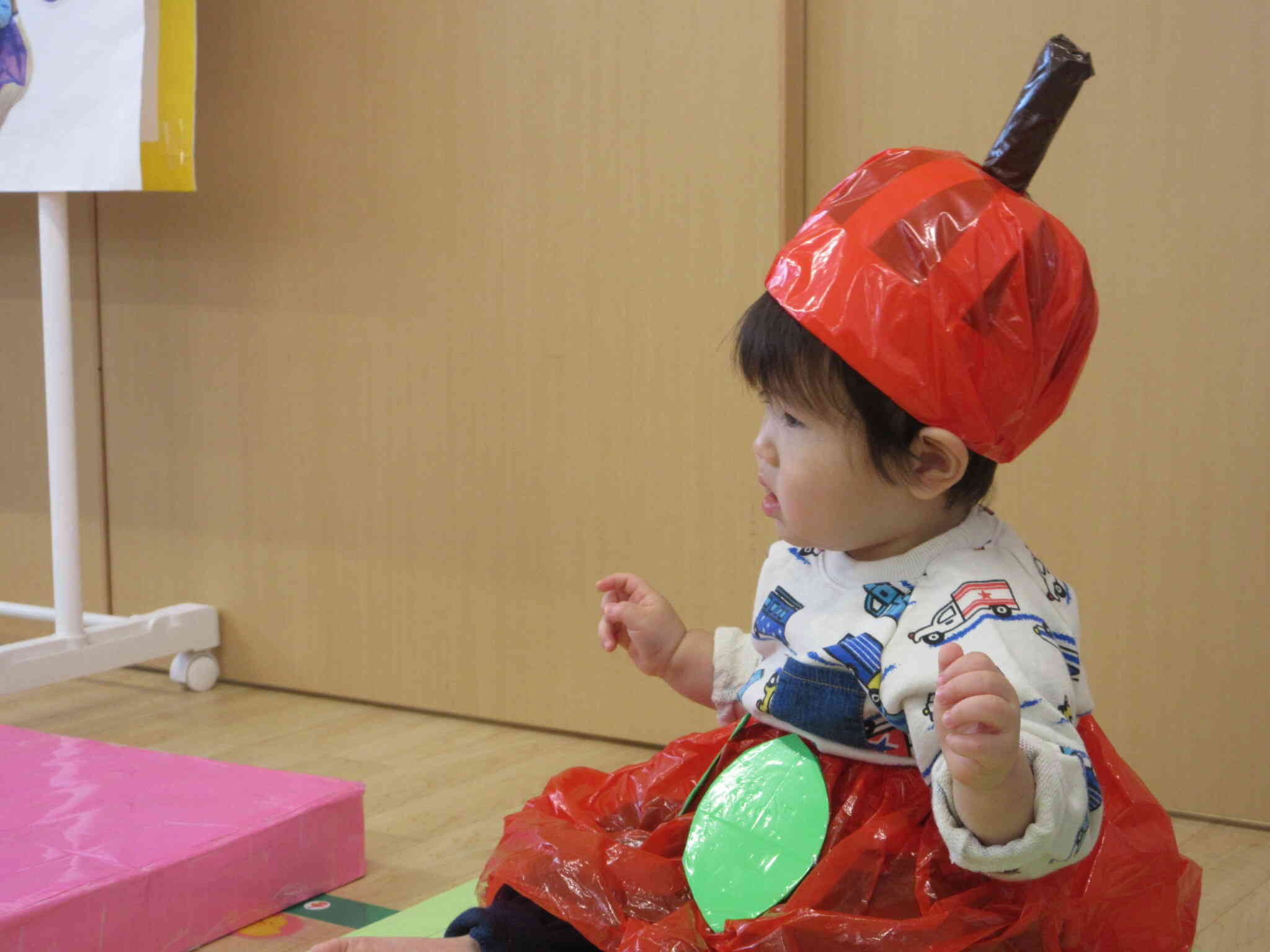 「りんごがコロコロ～♫」りんごに変身！    