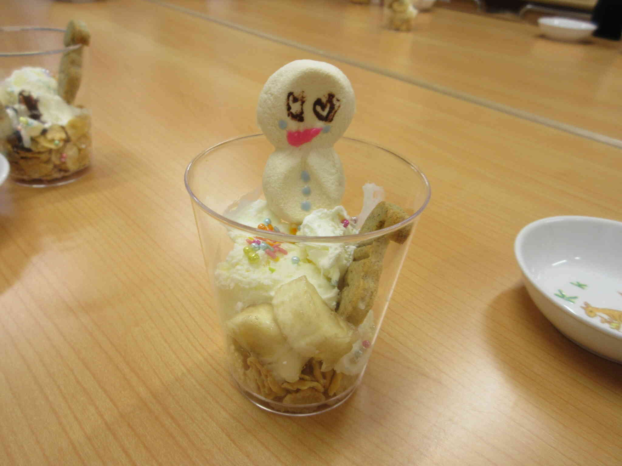 ４、５歳児クッキング③（パフェ作り）