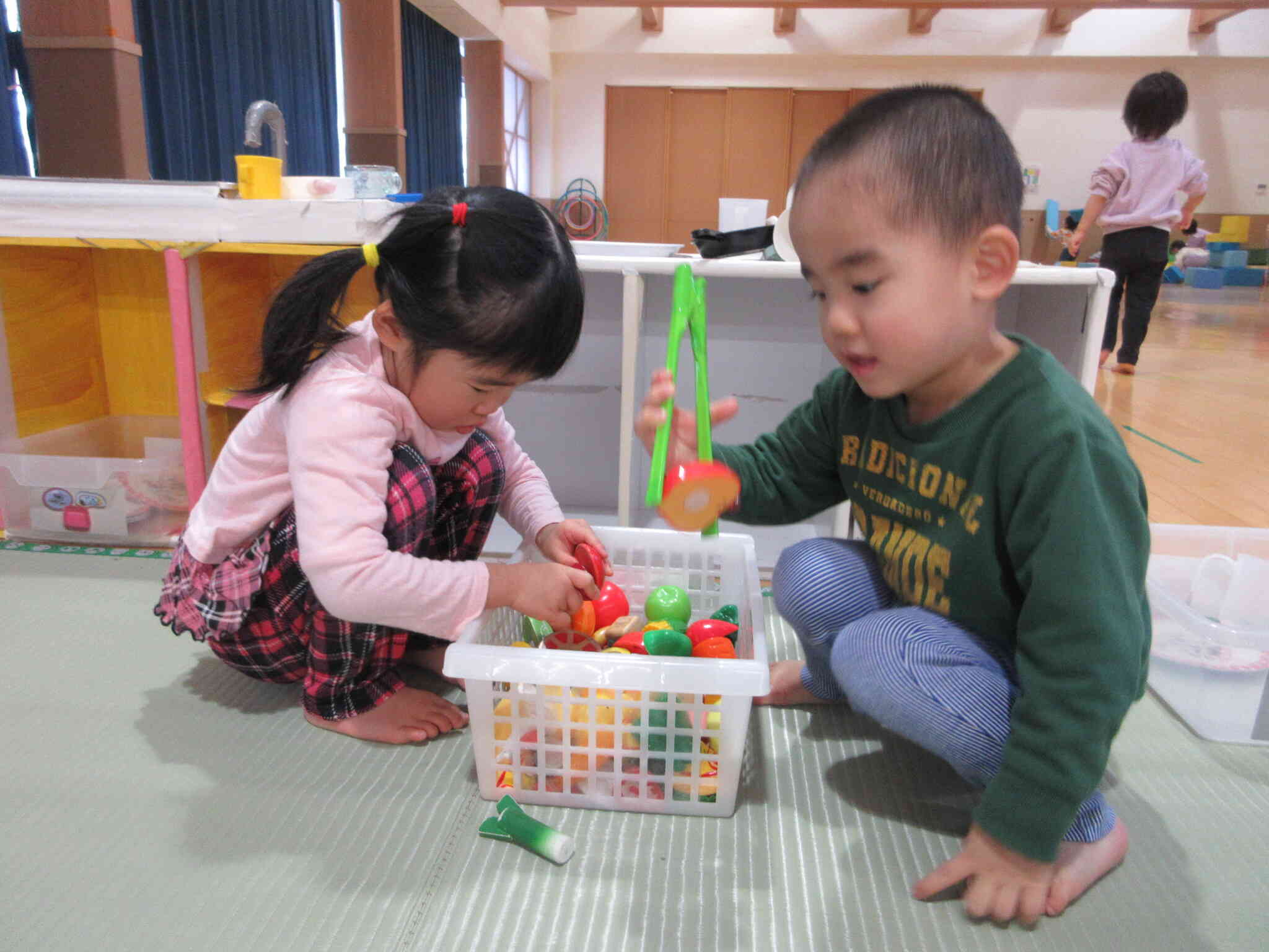 トングでつかめたよ！