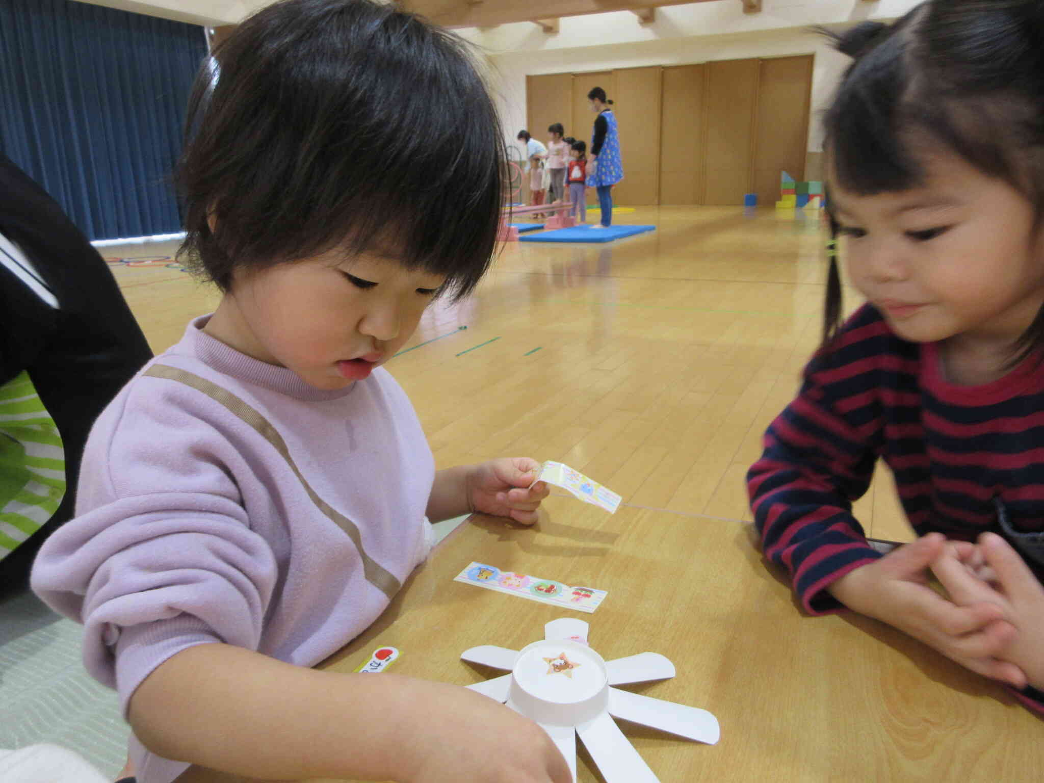 どのシールを貼ろうかな？