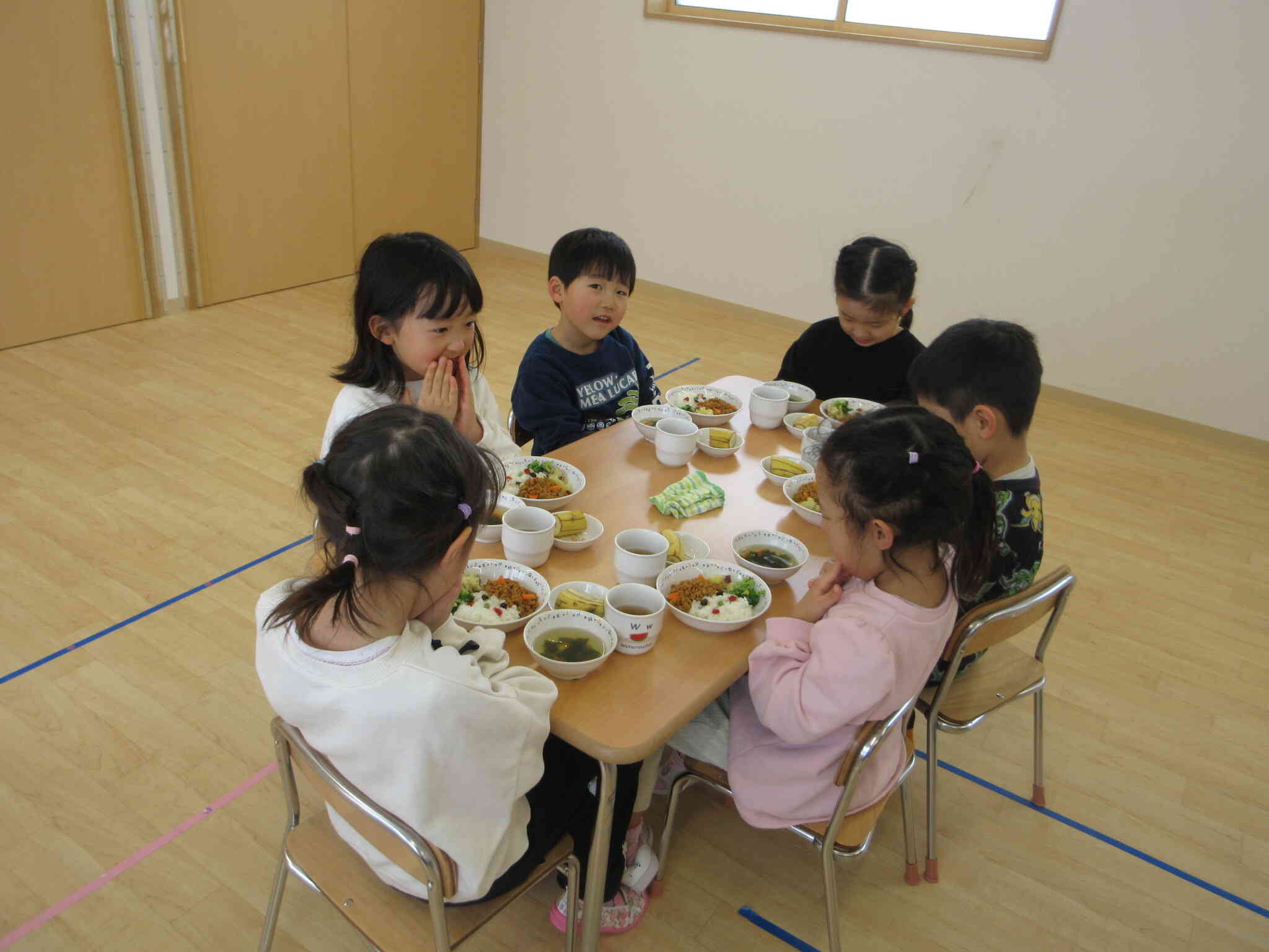 ３・４・5歳児みんなで食べました。