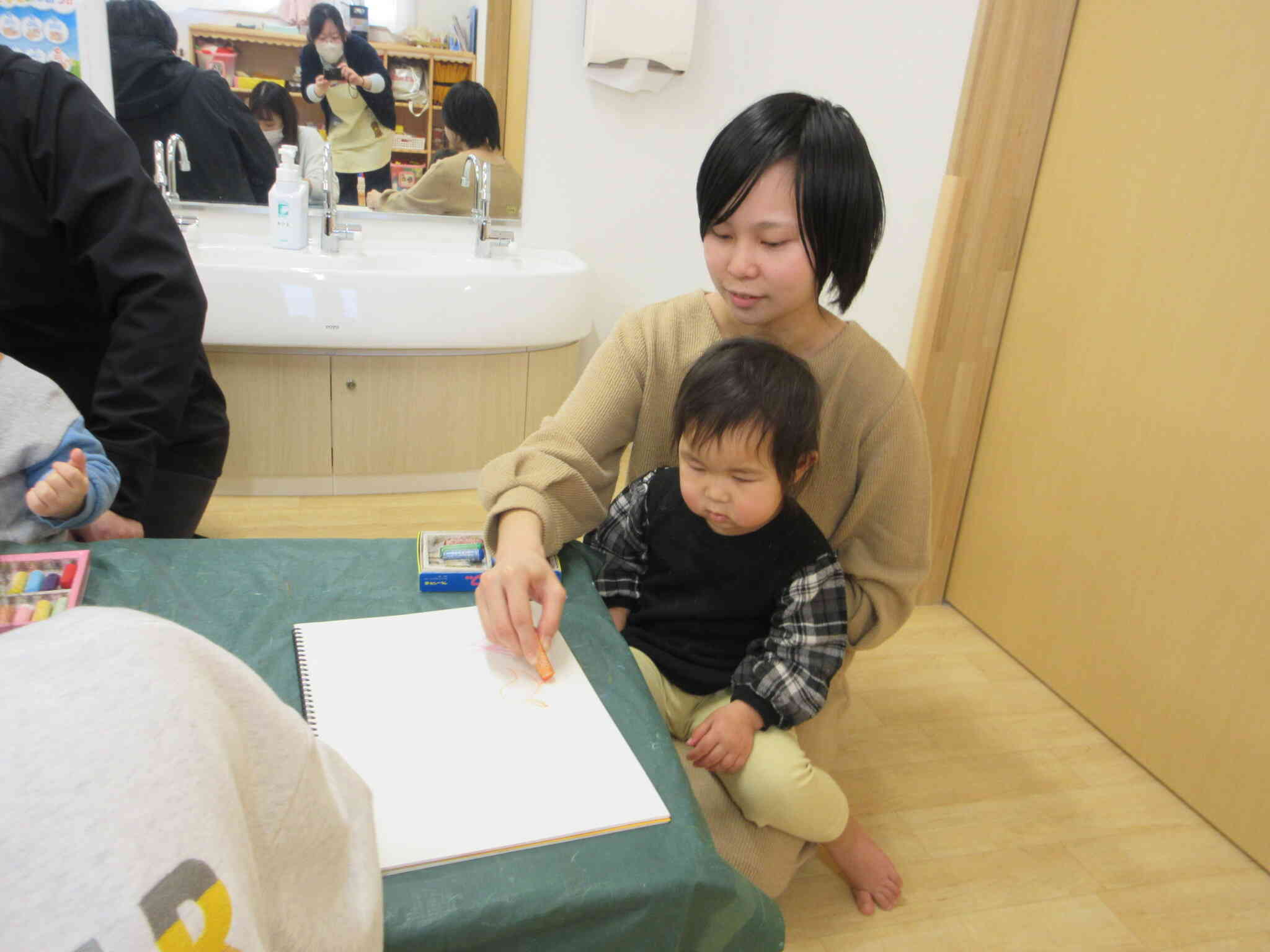 お母さんに大好きなキャラクターを描いてもらっていました。