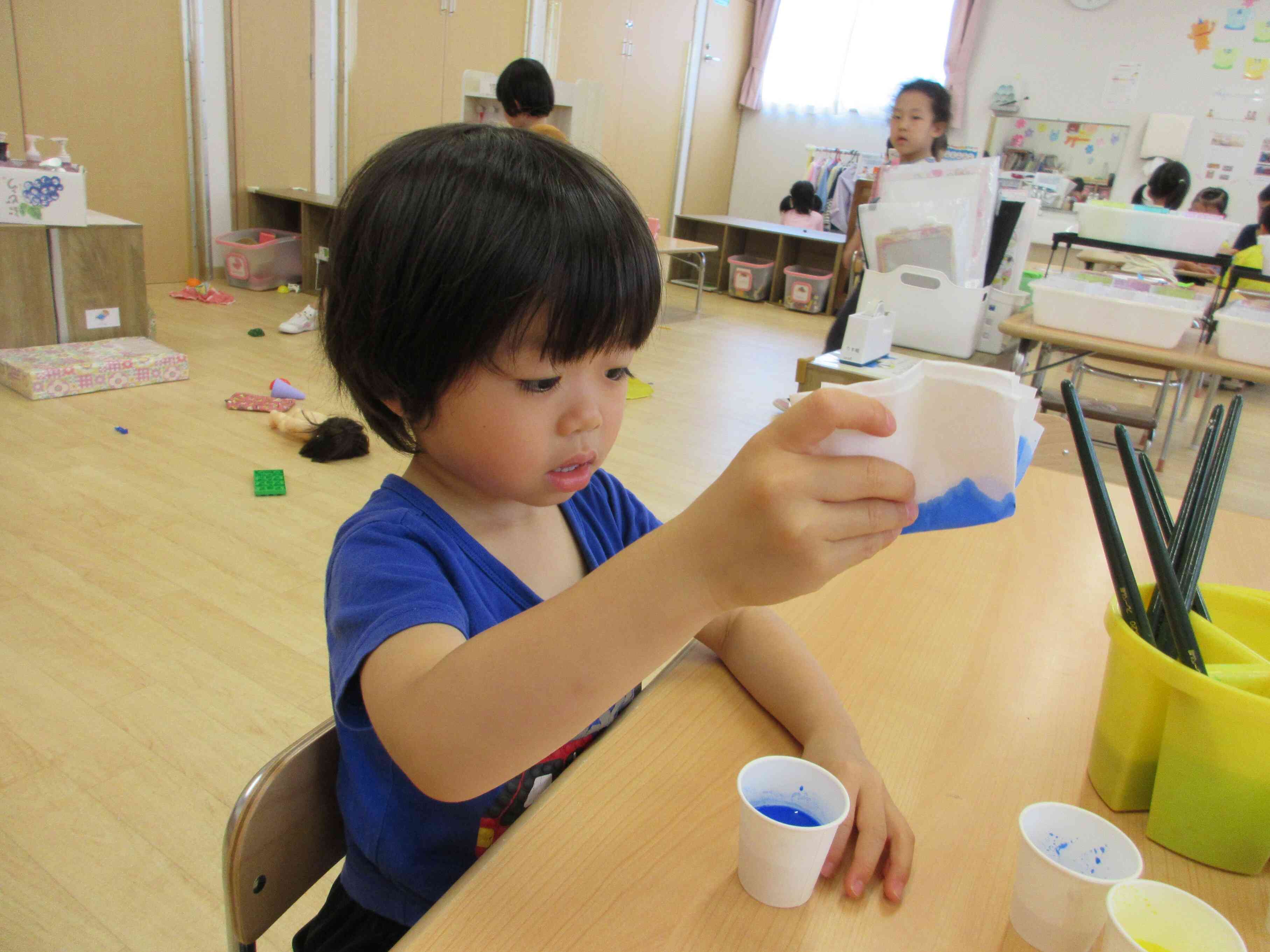 七夕製作を楽しみました～３歳児～