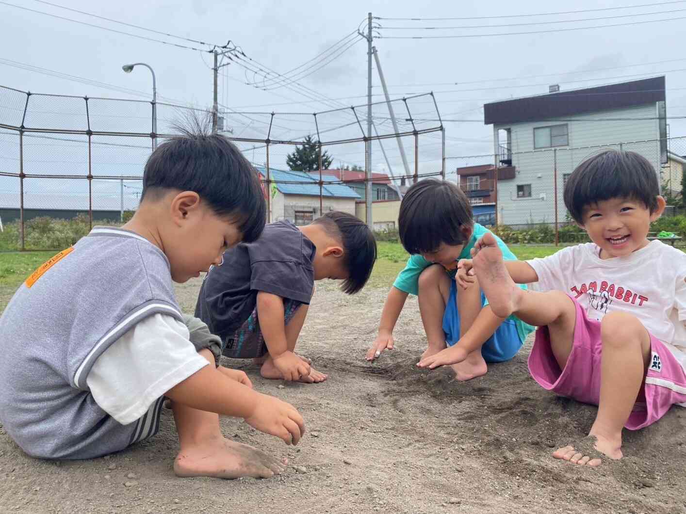 ここは砂浜・・???