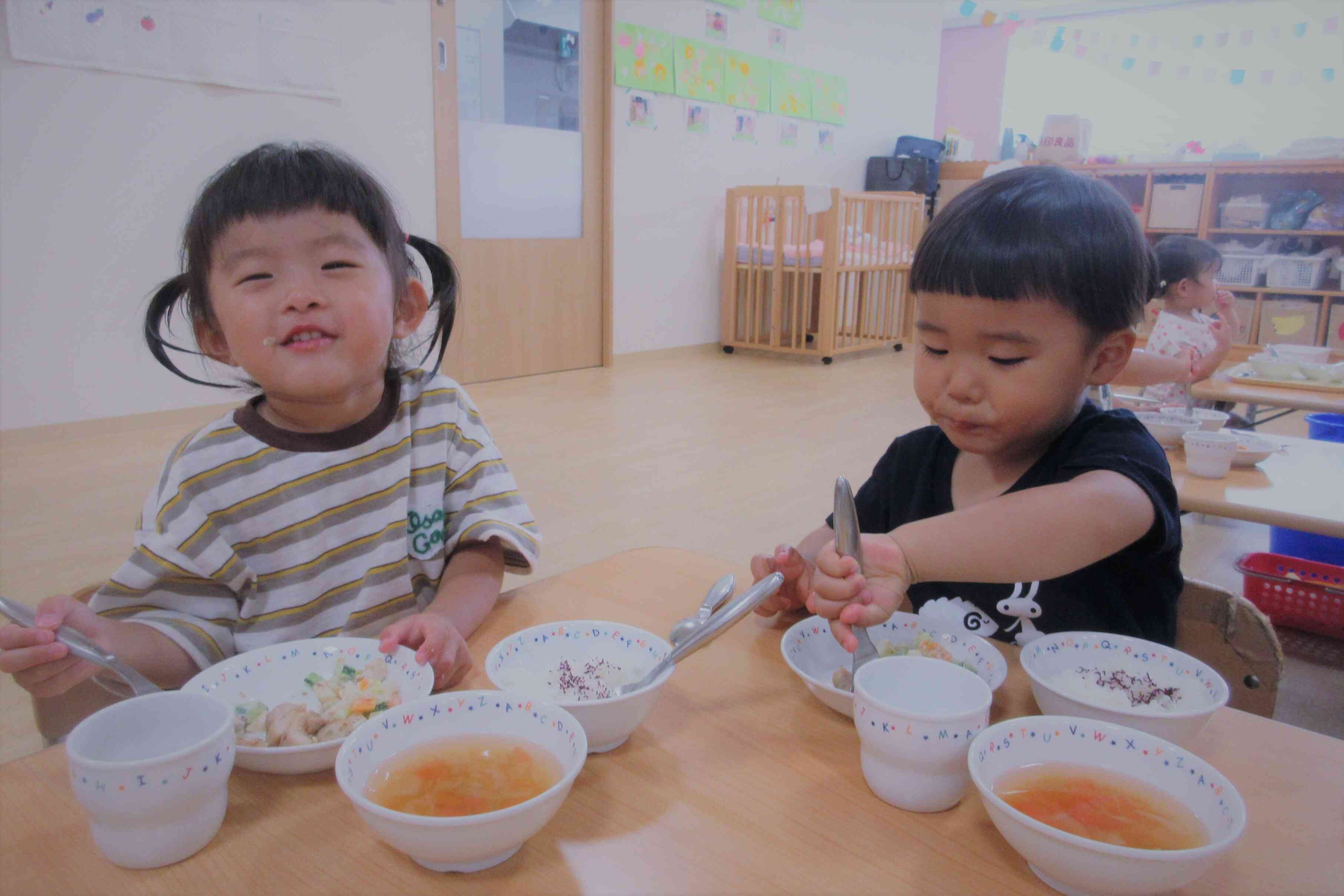 みんなと食べるとより美味しいね！！