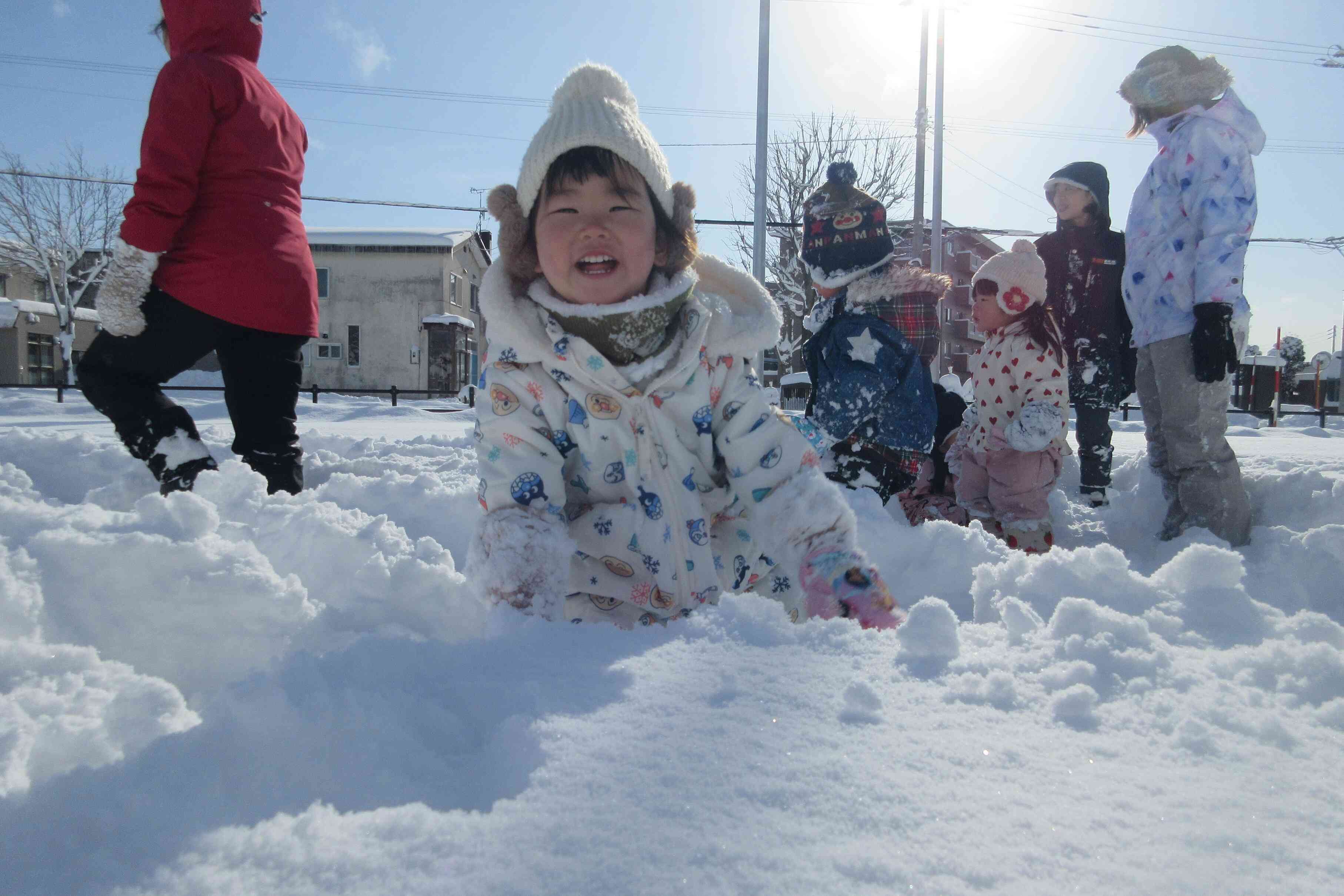 フカフカ雪は気持ちいいねぇ～！！
