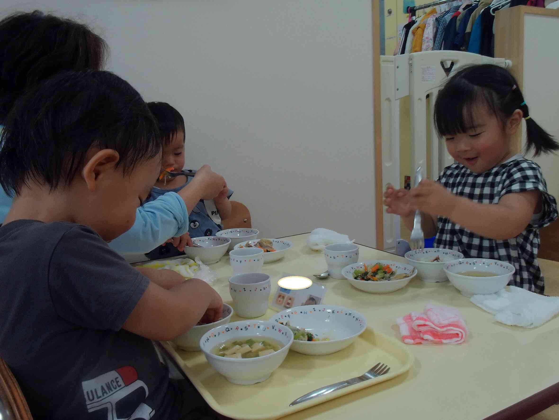 お友達と食べるともっともっと美味しいね！！
