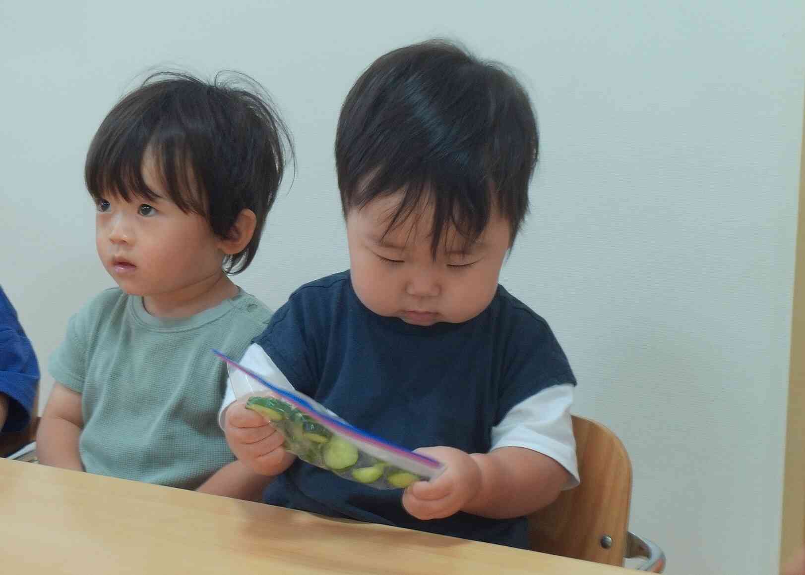 今度はモミモミだよーー！