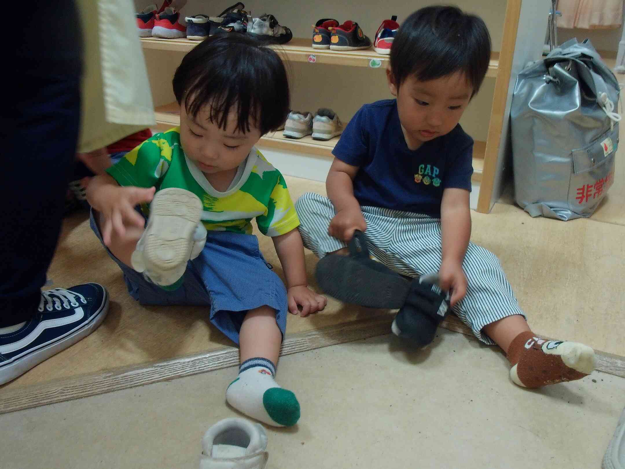 自分で、自分で！！(１歳児)