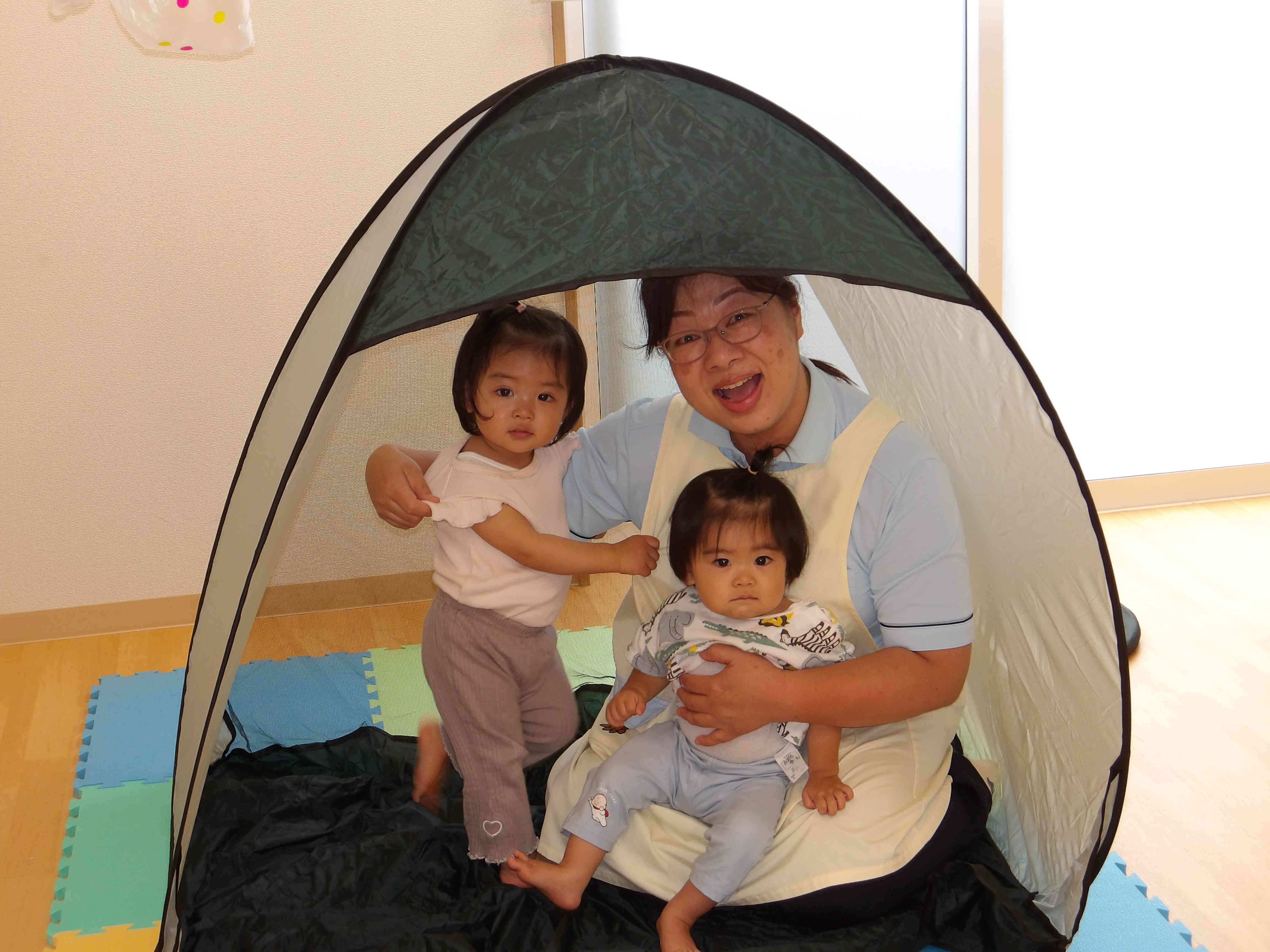 日々の遊びや学びの中で心と身体の成長を促し、 創造力や自己表現力を引き出し視野を広げます。