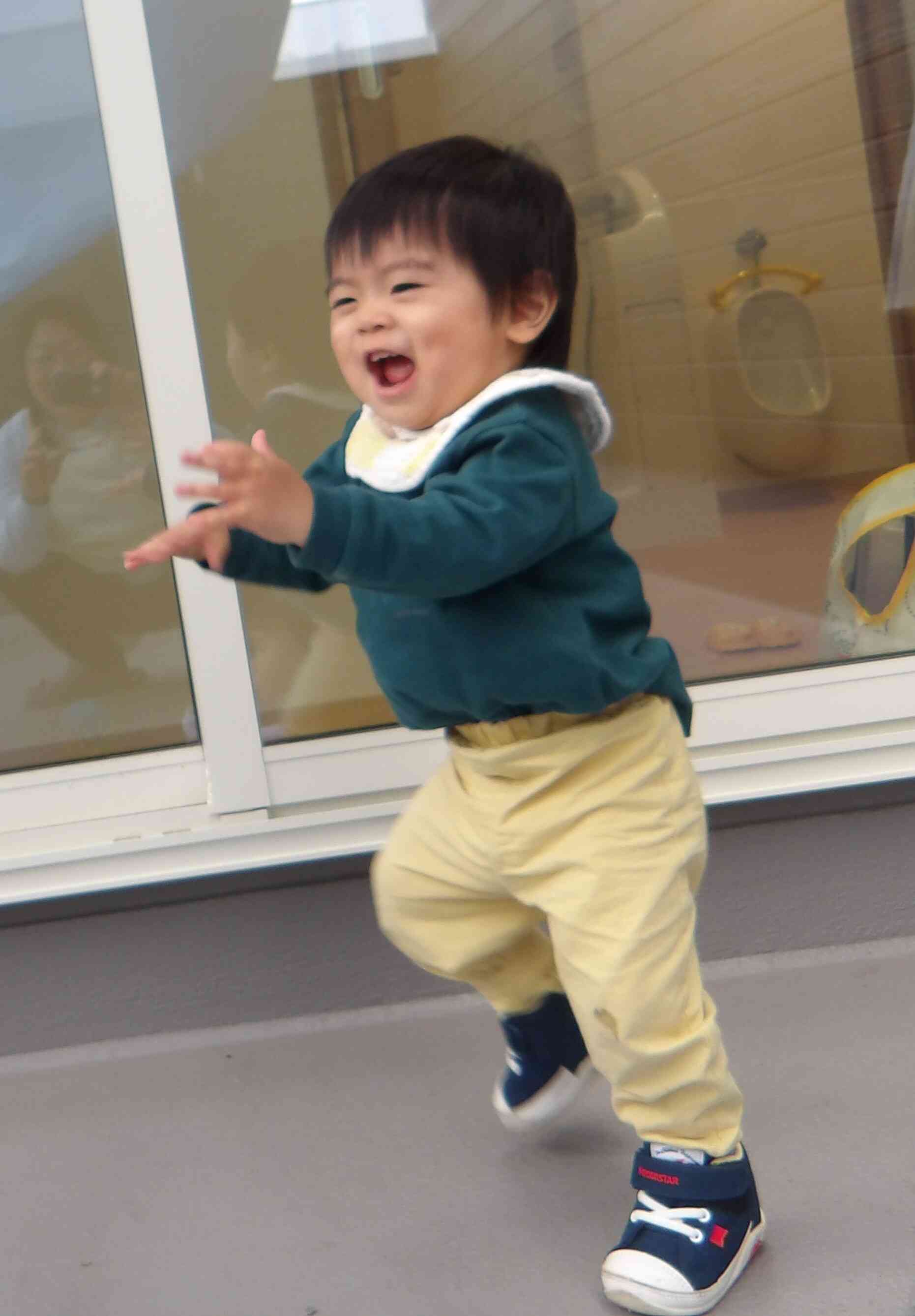 せんせいだいすき！と駆け出す姿が可愛いですね