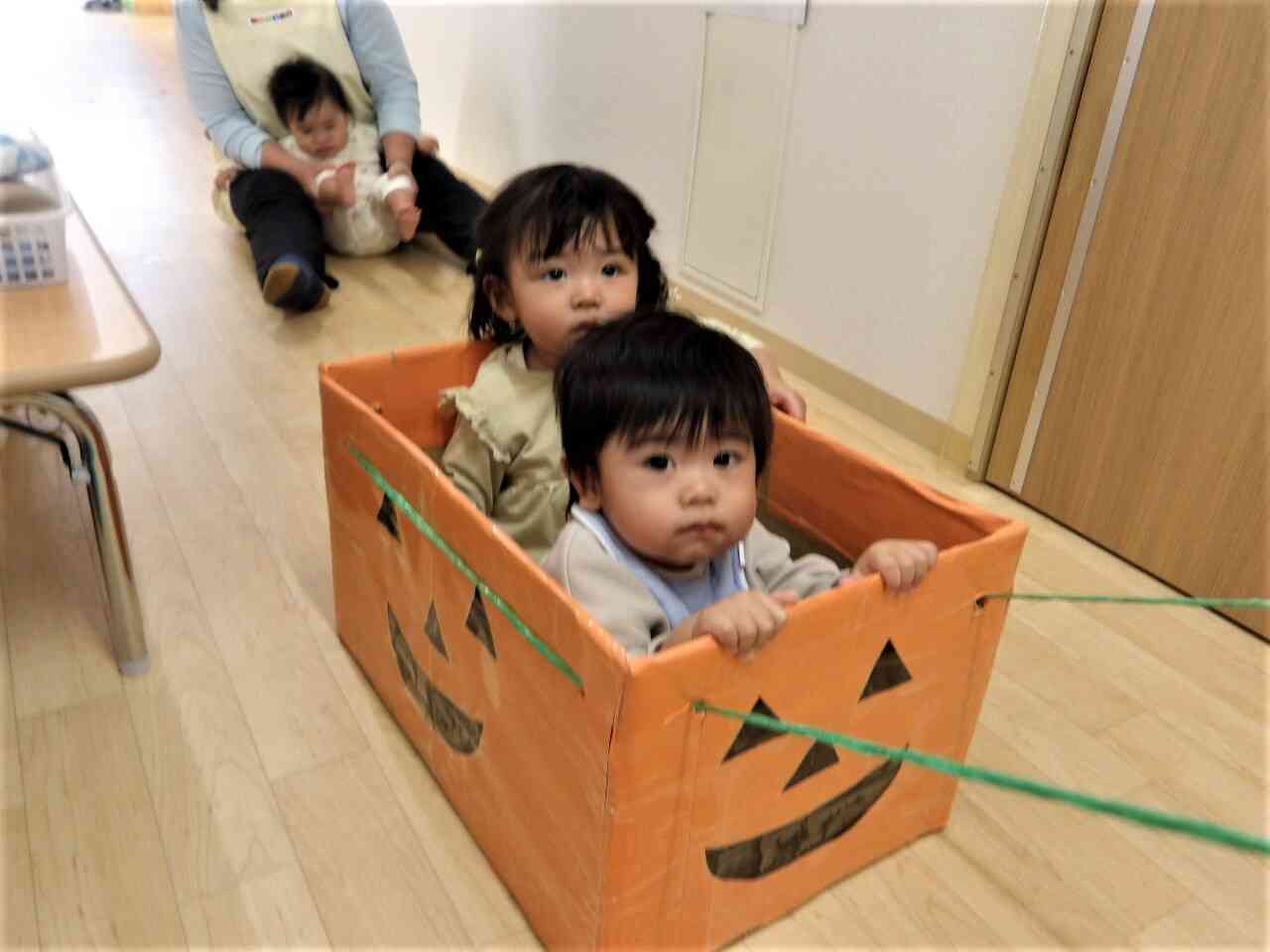 かぼちゃのバスでしゅっぱ～～つ♪