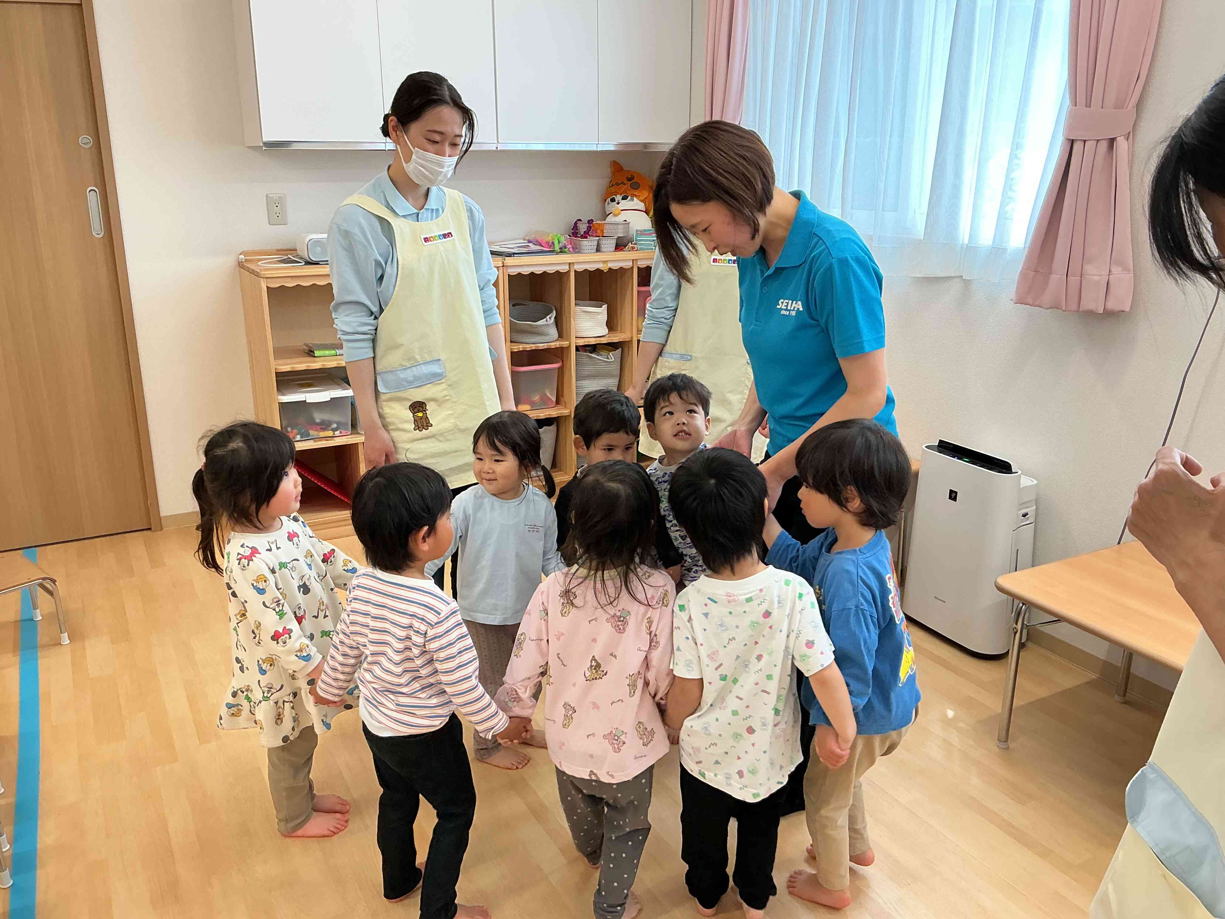 みんなで輪になって～♪