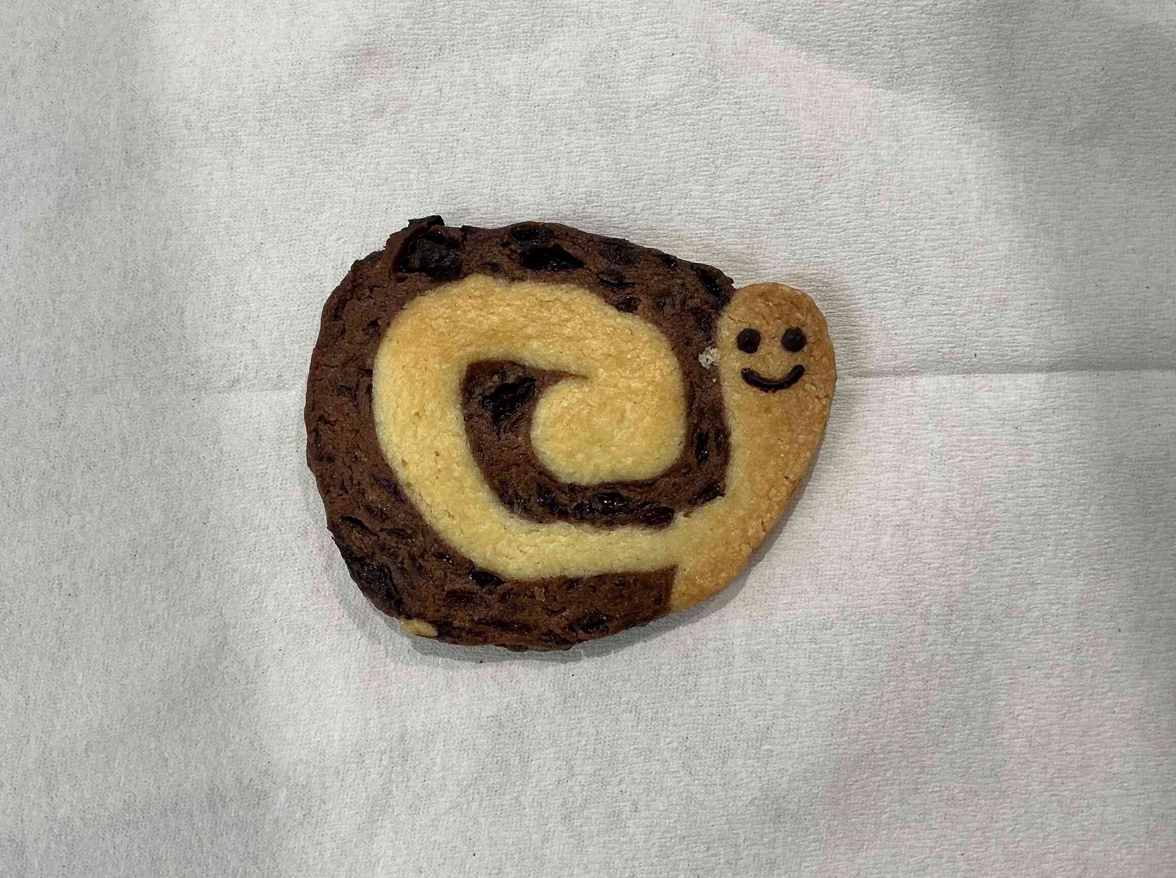 今日のおやつ「かたつむりクッキー」
