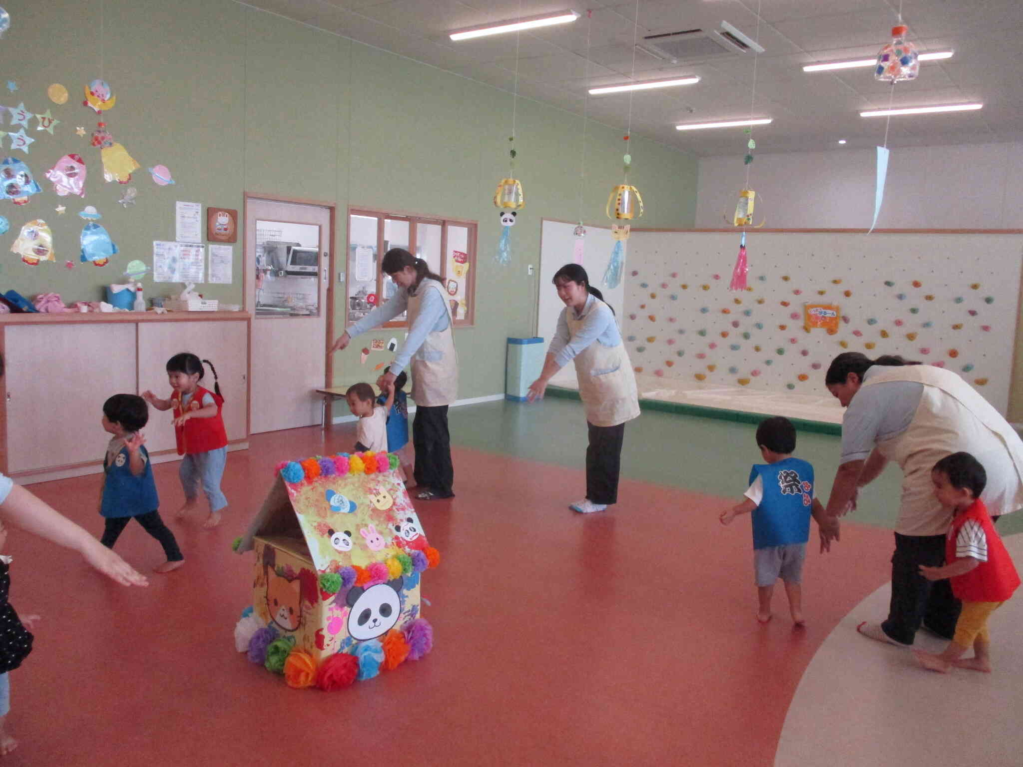 エビカニクス音頭を踊る・・・♪