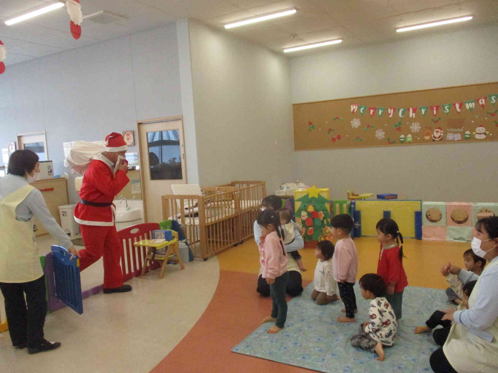 歌い終わると、鈴の音が・・・