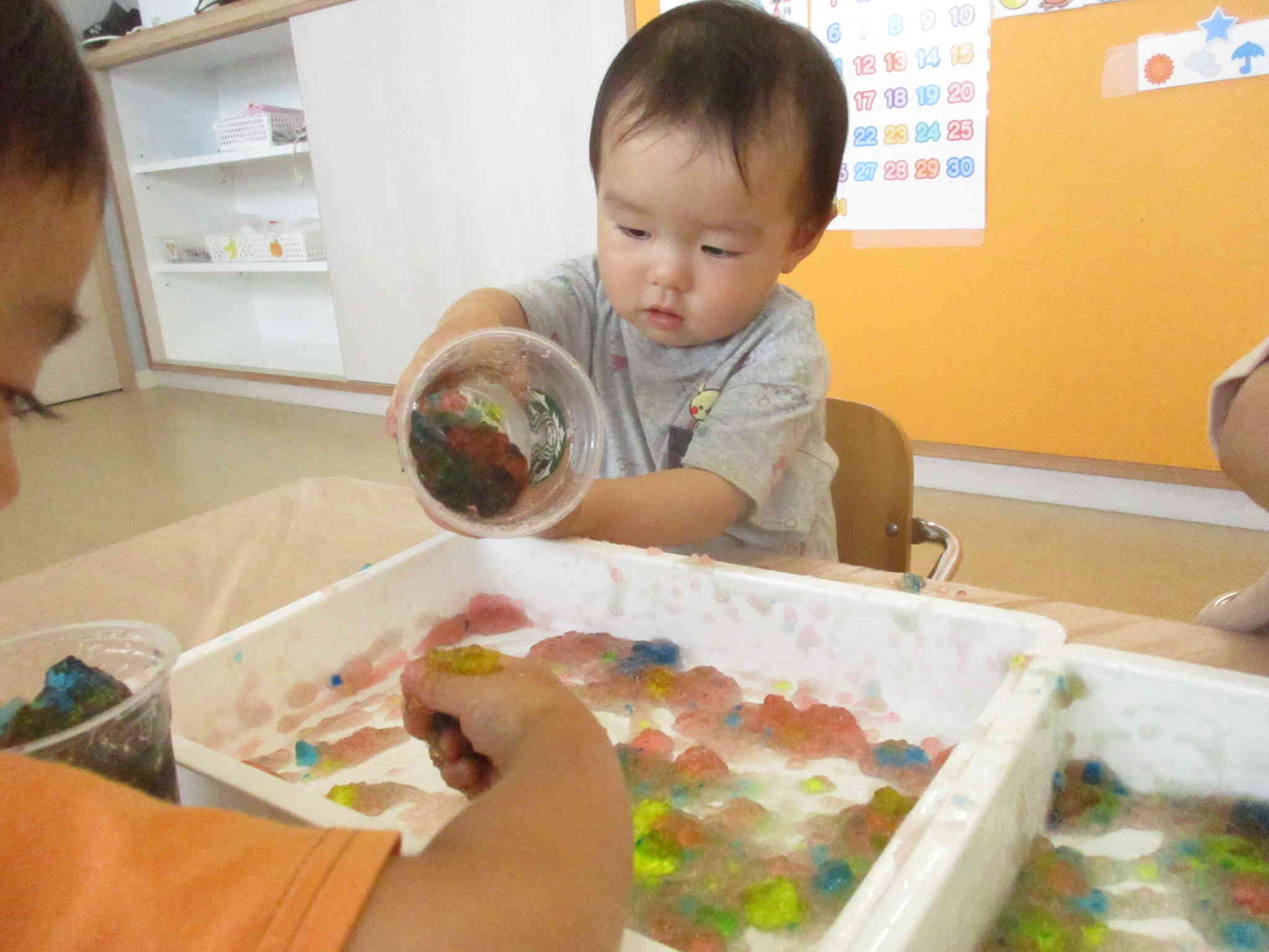 触って握って潰して・・・