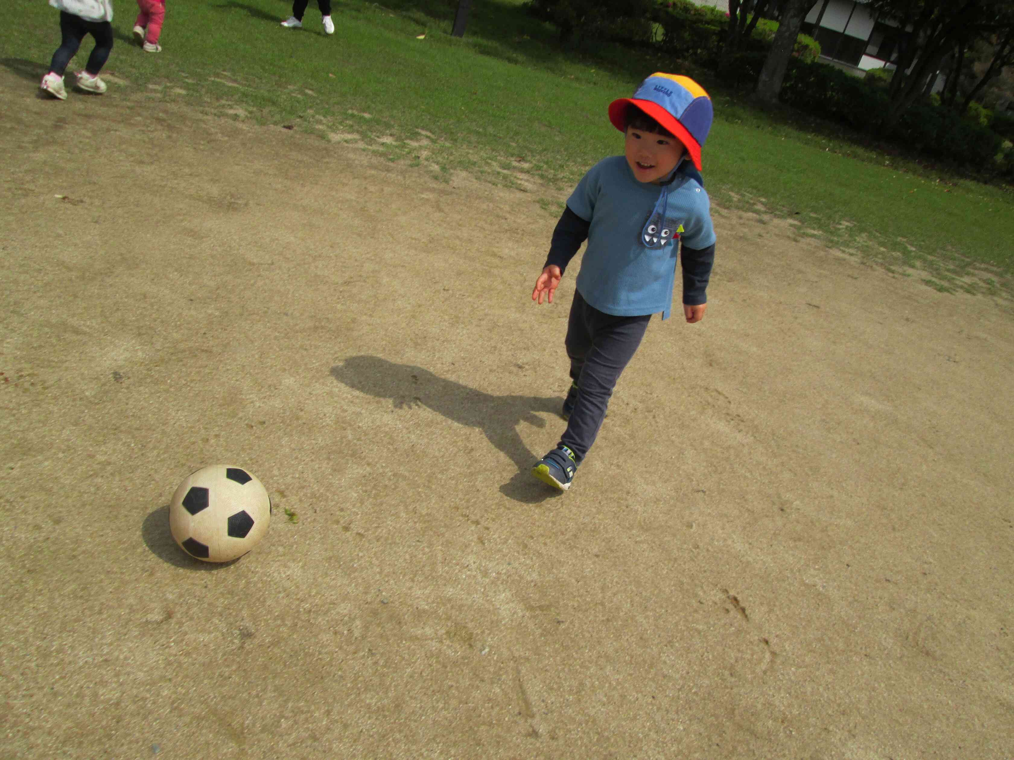 サッカーするよ！