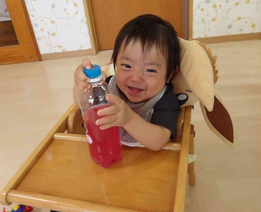 シャカシャカ振るの楽しいな