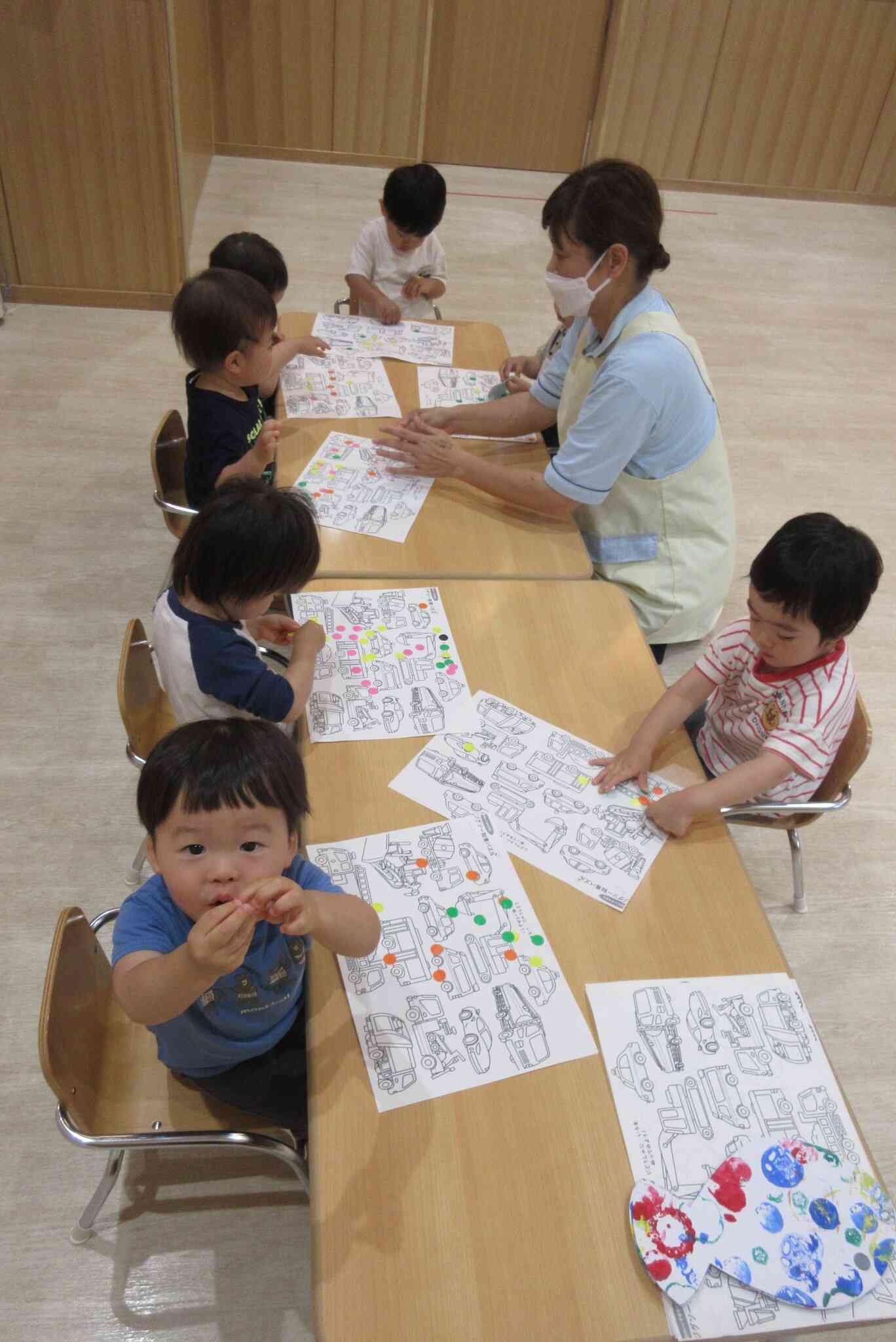 シール貼りをしたよ