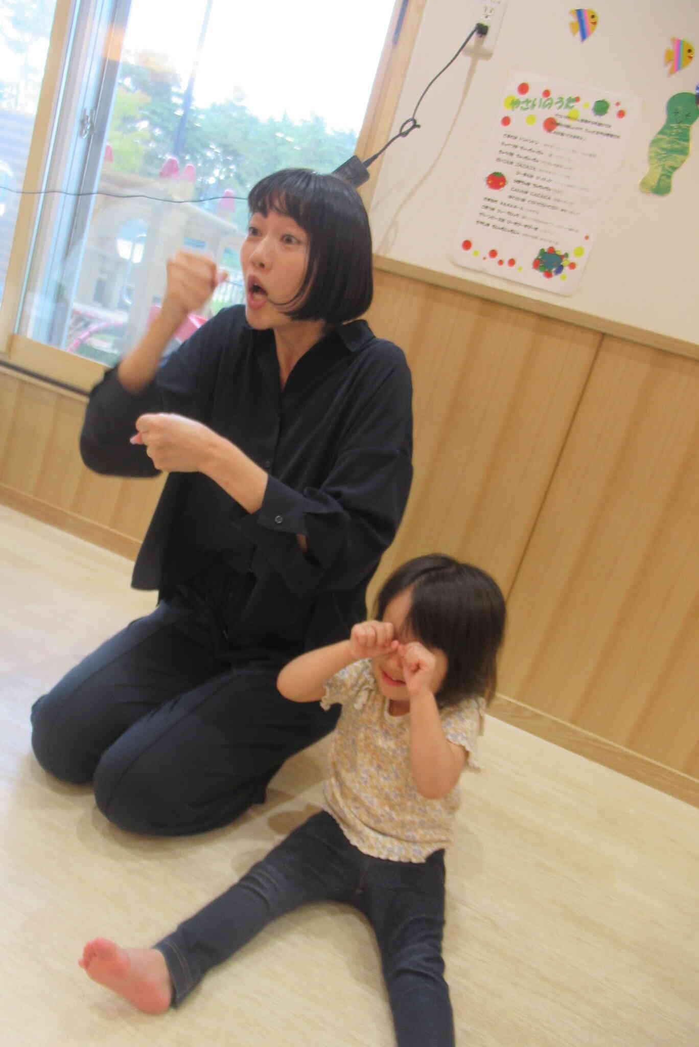 今日はママが先生。隣にもミニ先生が！！