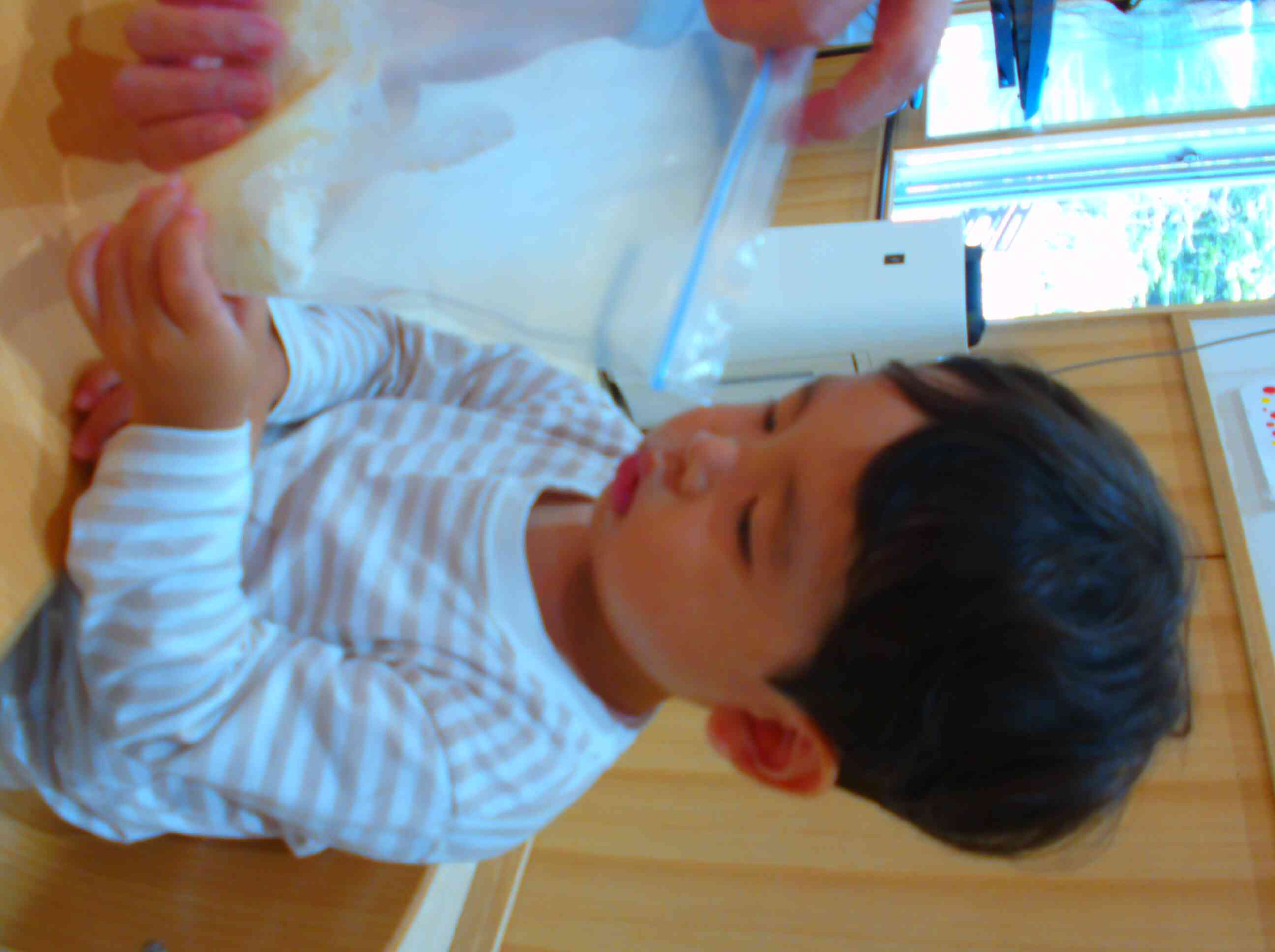 もみもみ、お水と粉、まざったかな？