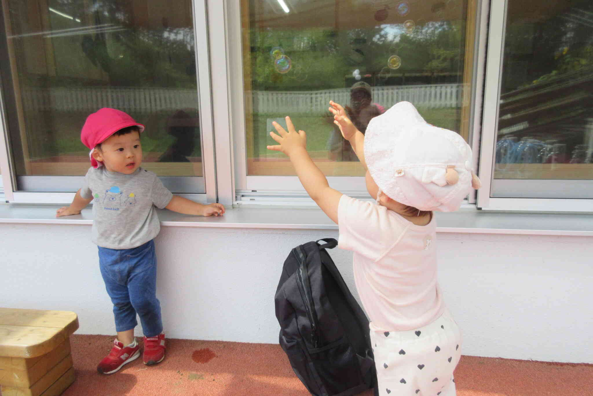 シャボン玉飛んだ～♪