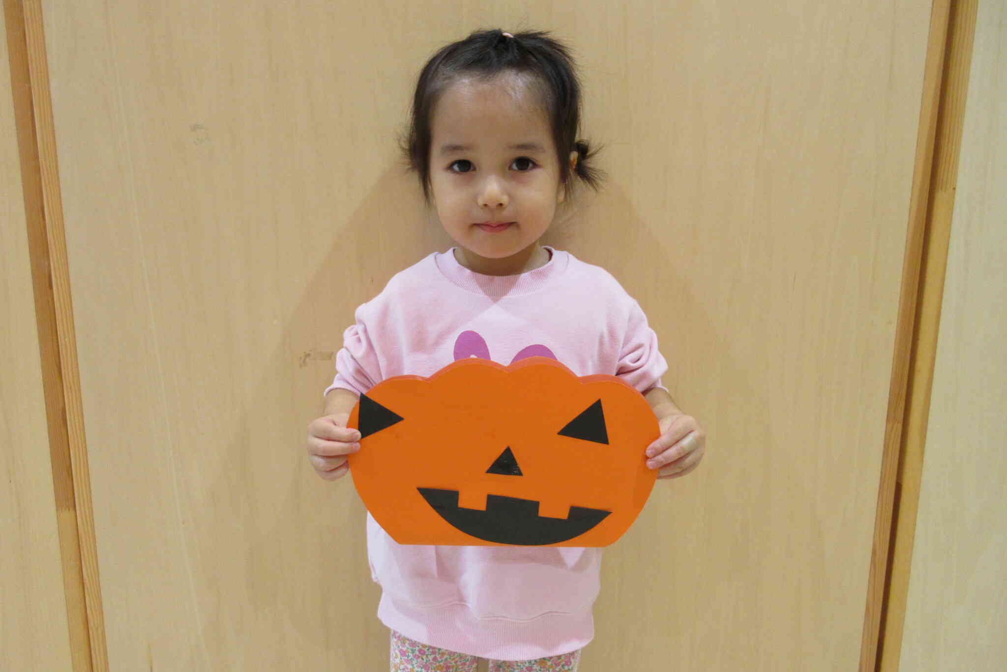 自分でのりを使ってつけたよ。