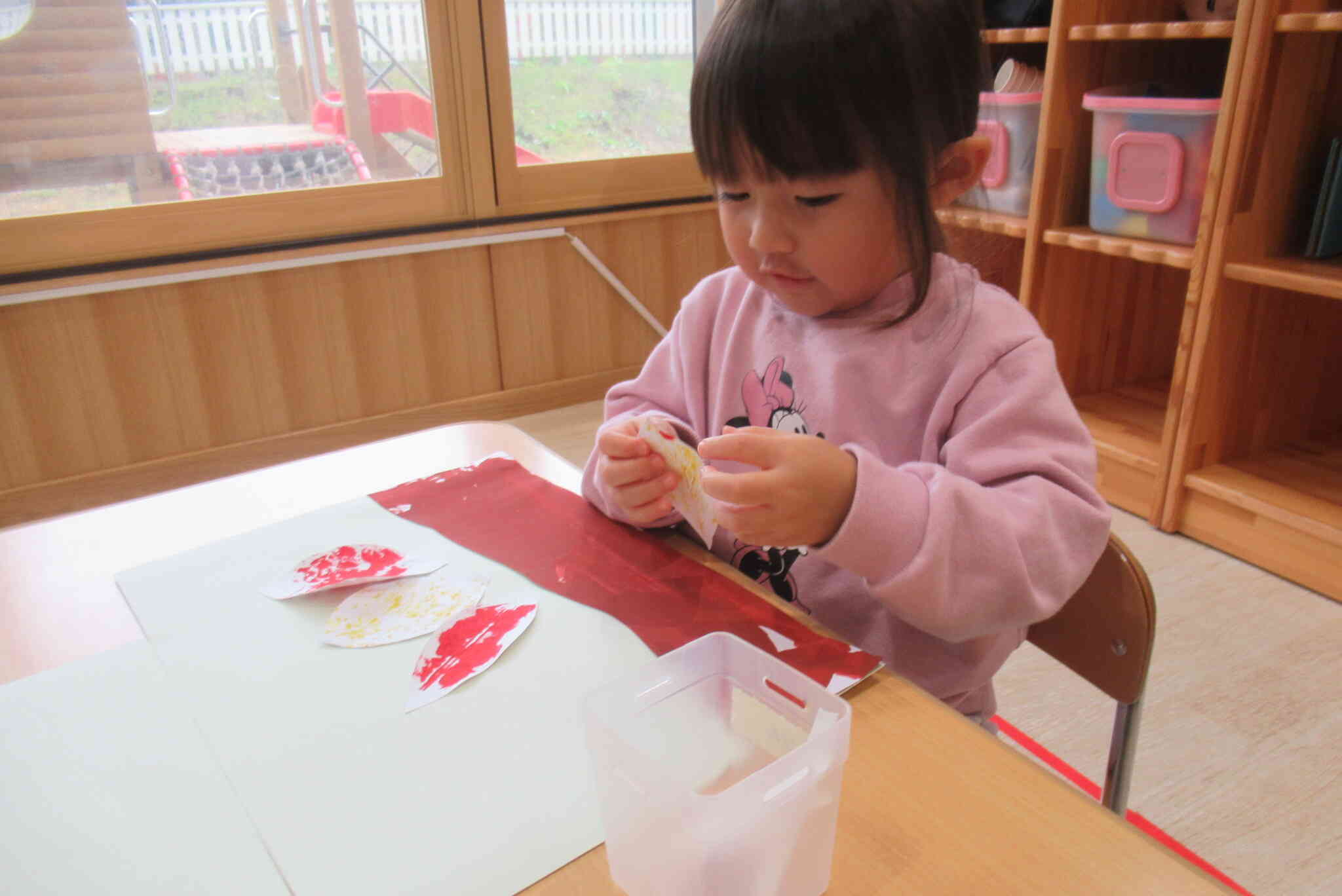 シールも上手にはがせるよ！