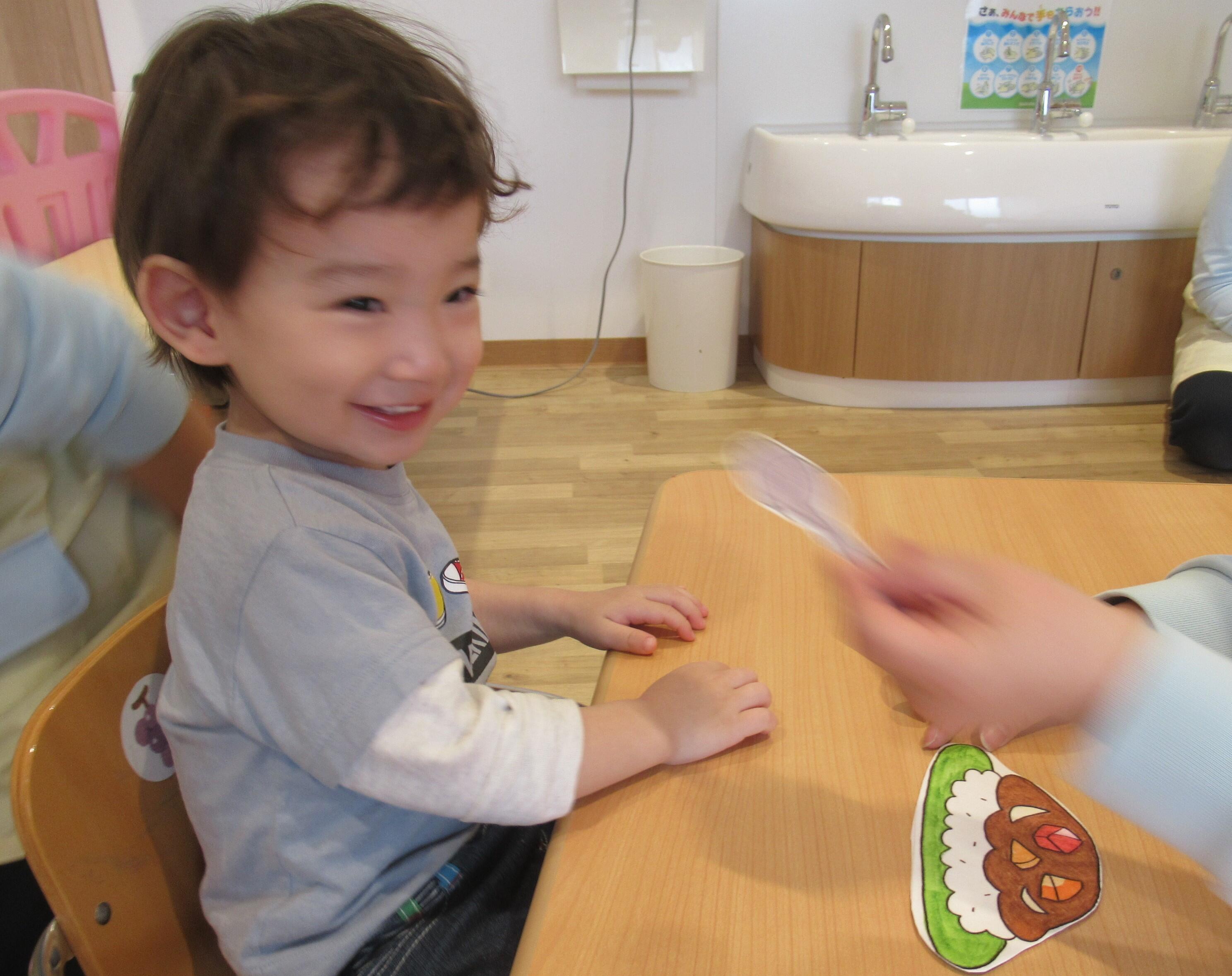 カレーライスの出来上がり！僕もいただきまーす♪