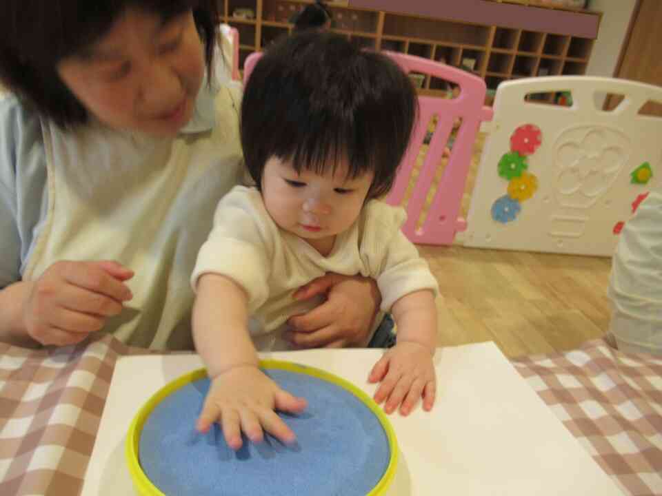 ぺたぺたぺた。色がついたよ♪