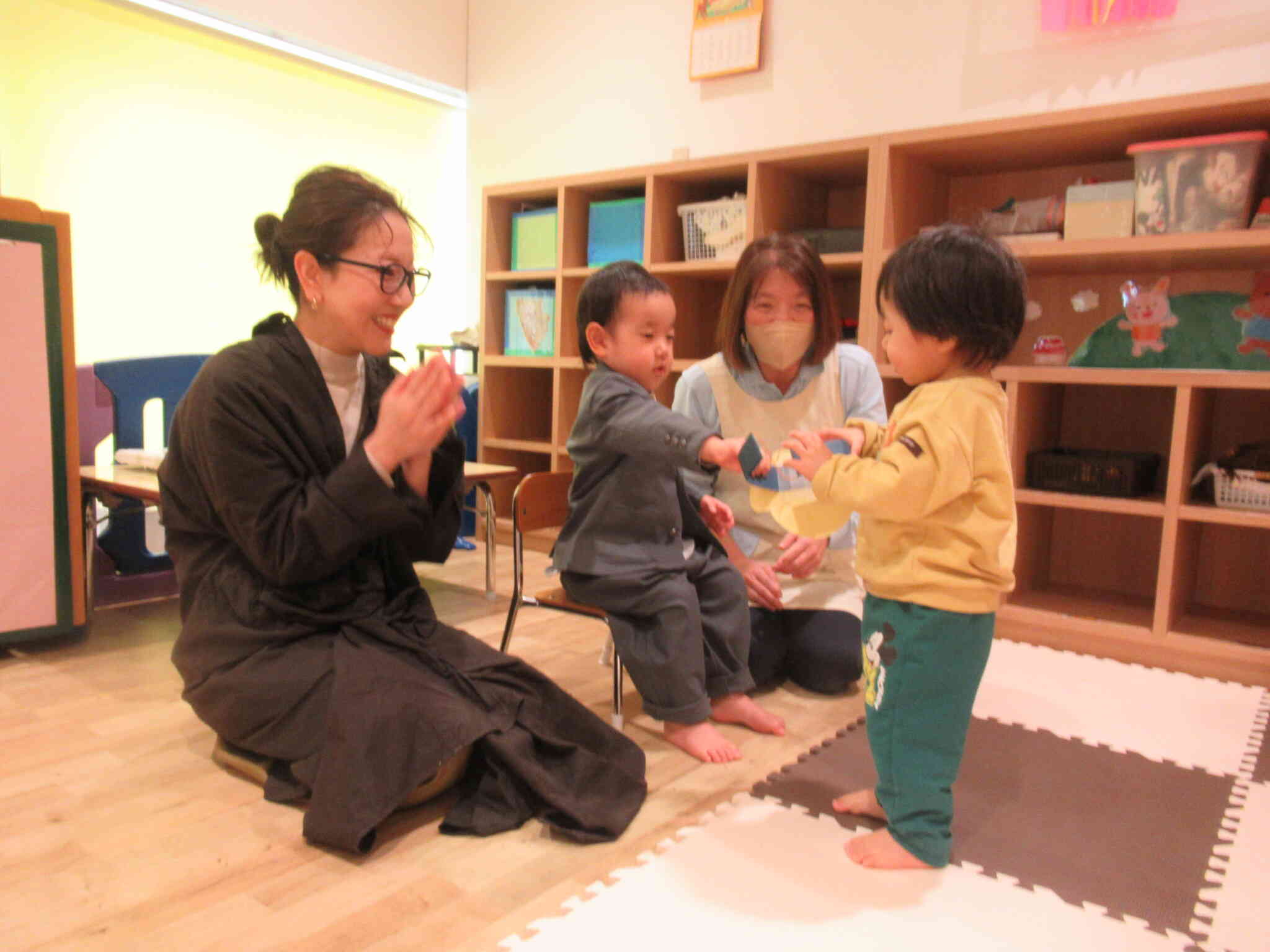 ぼくからのプレゼントだよ。「これからも保育園でたくさんあそんでね」