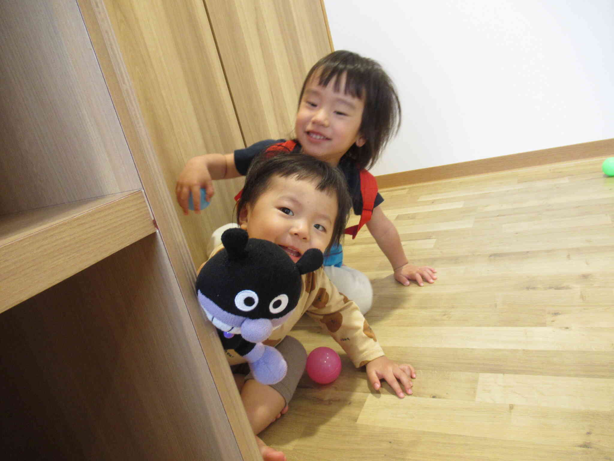 お部屋の中でかくれんぼ♪「もう、いいかーい？」「もう、いいよ！」