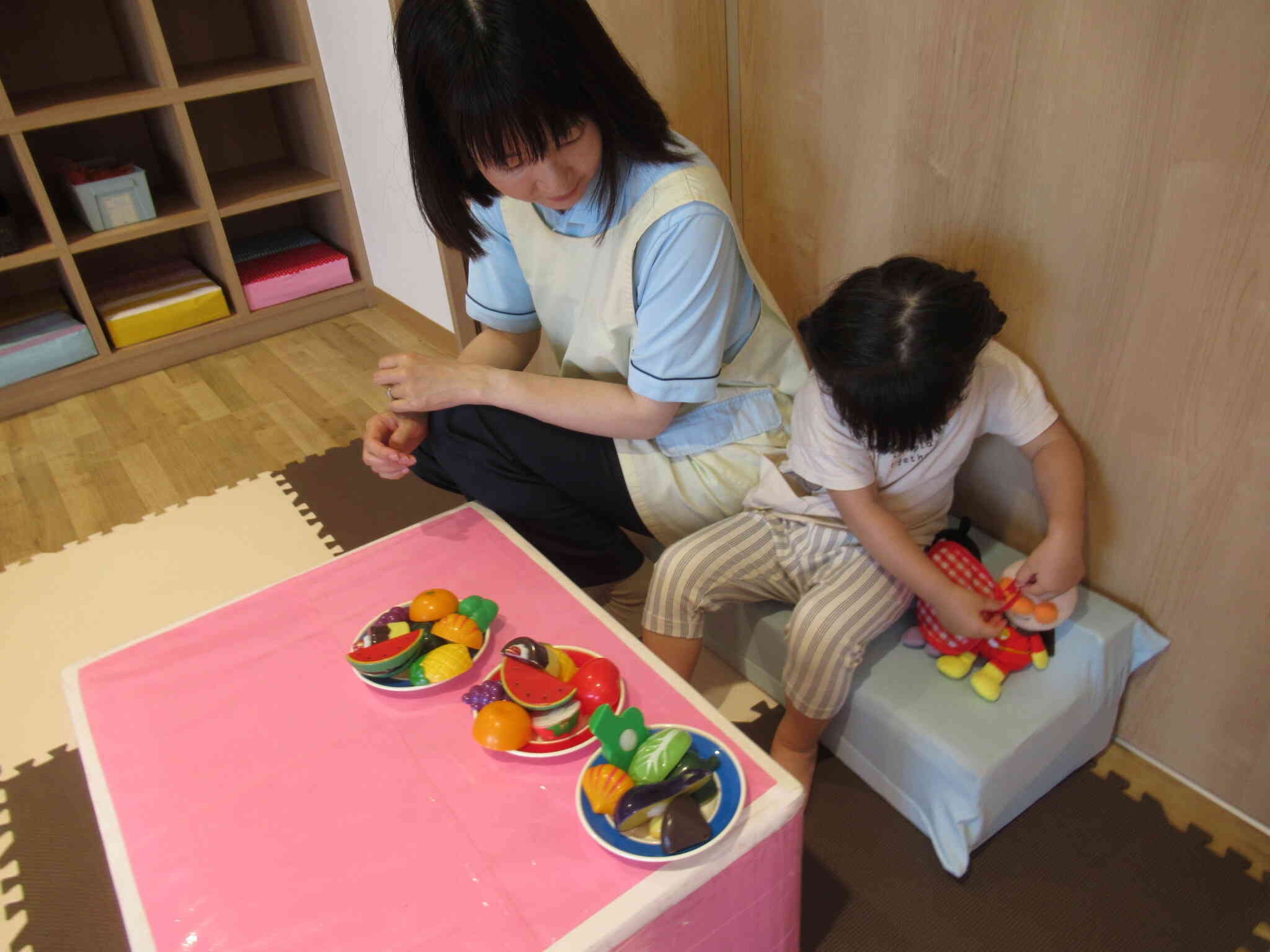 私はアンパンマンに～♪　どう？おいしい？
