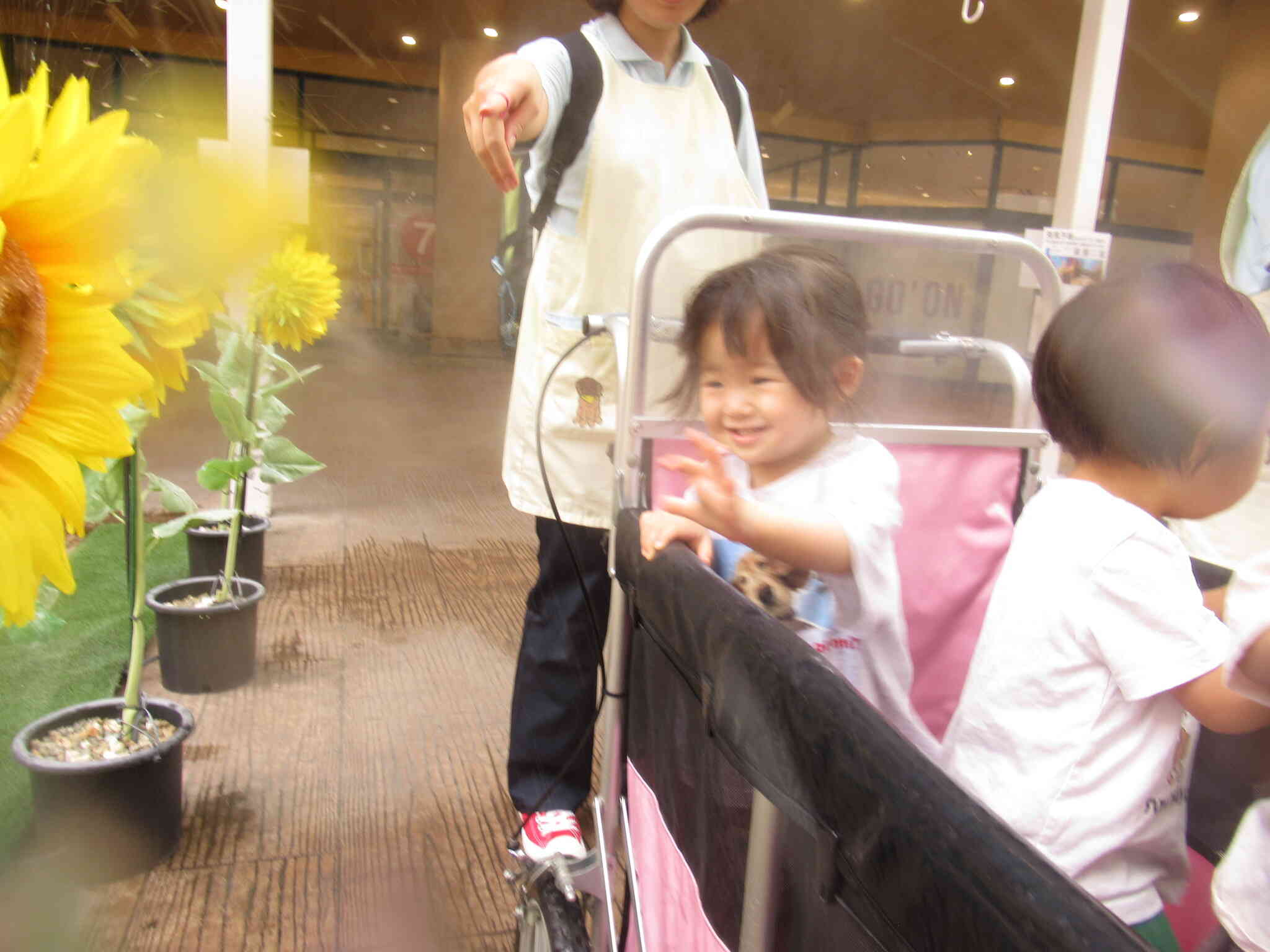 「きゃ～♡」ミストが気持ちいいね♡