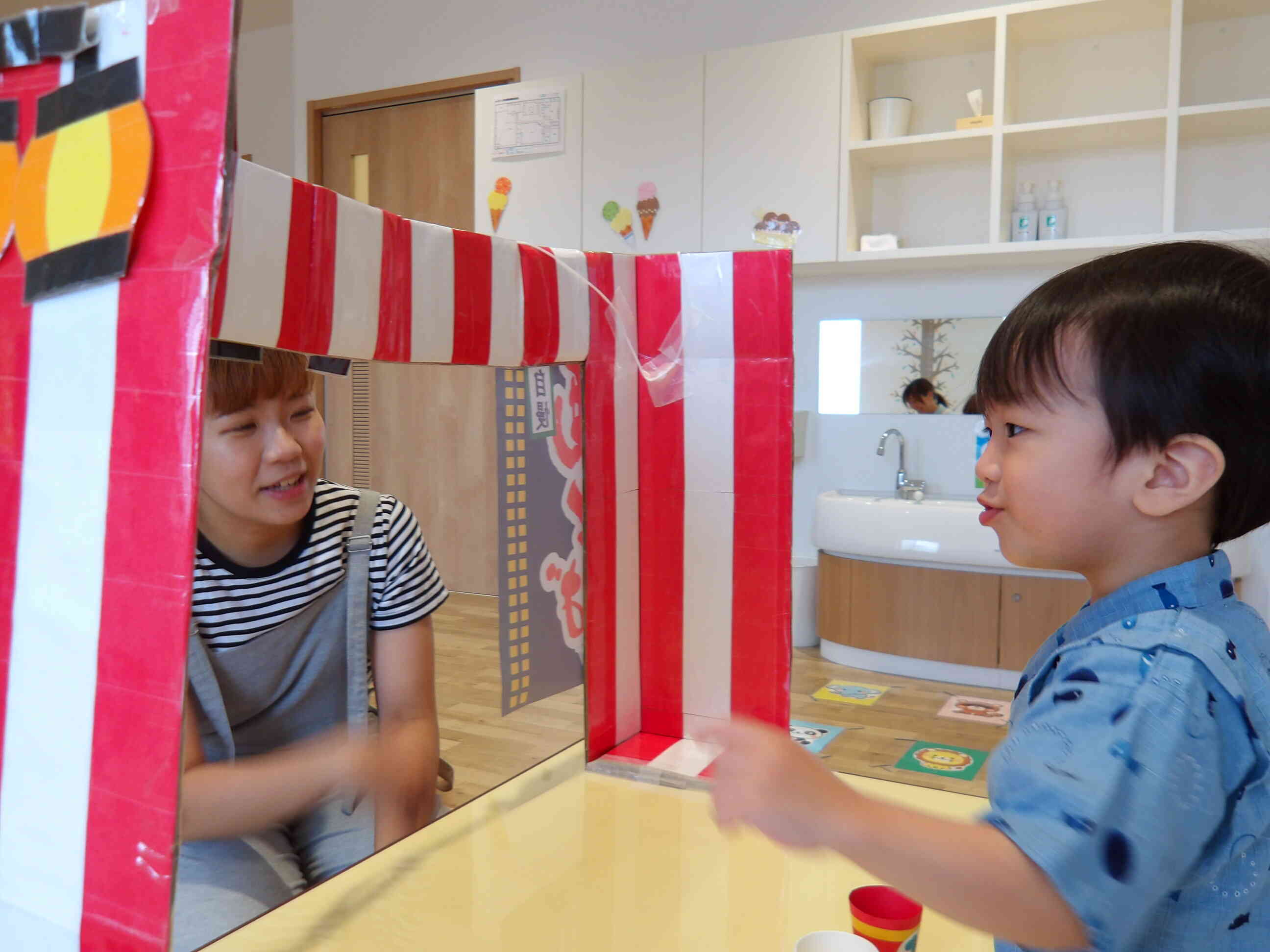 今度はぼくがお店屋さんね♪